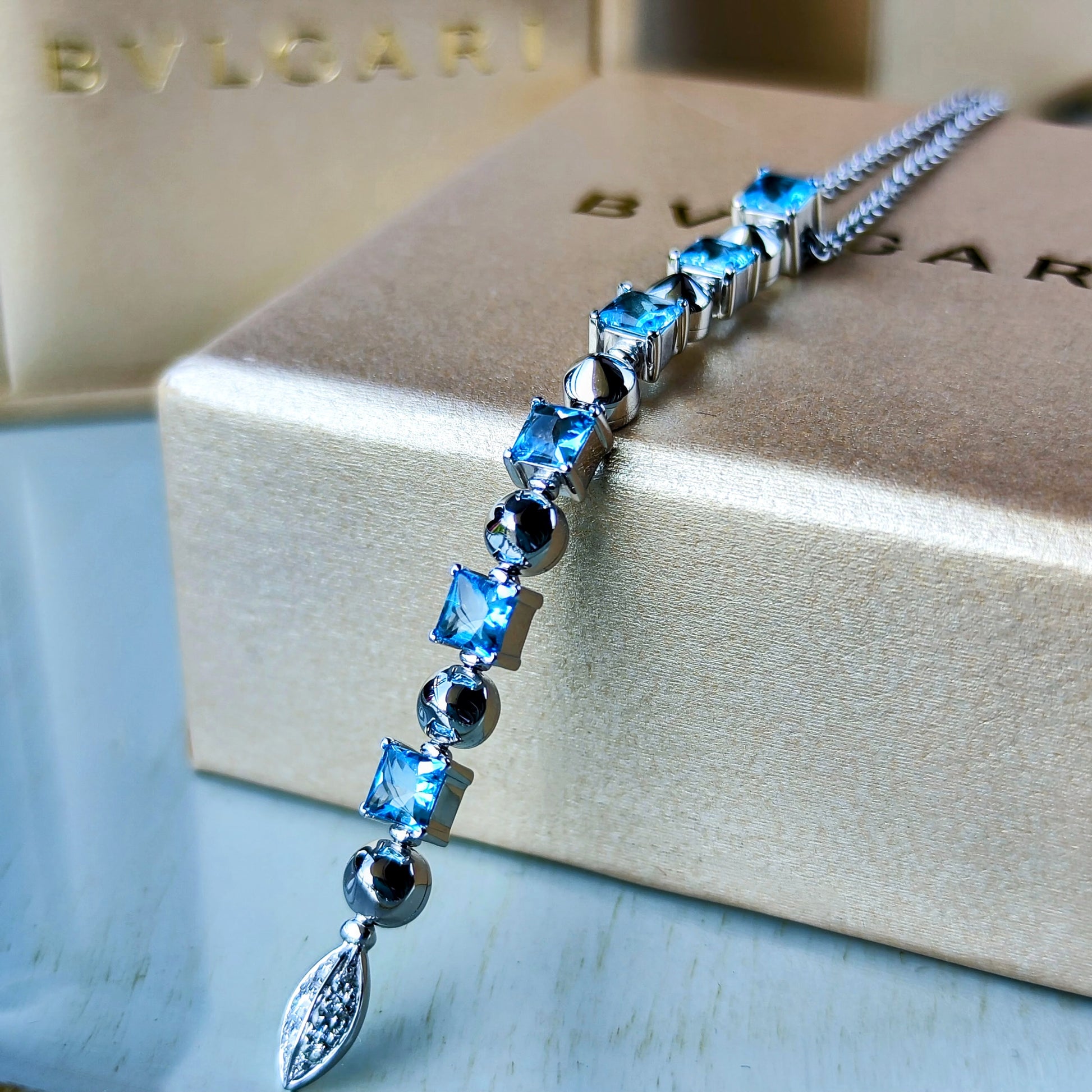BVLGARI ブルガリルチア ブルートパーズ ダイヤモンド ネックレス 18金WG