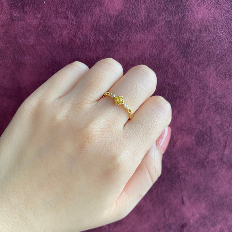 【神様の宿る石】天然イエローサファイア プクラジ ハーフエタニティリング