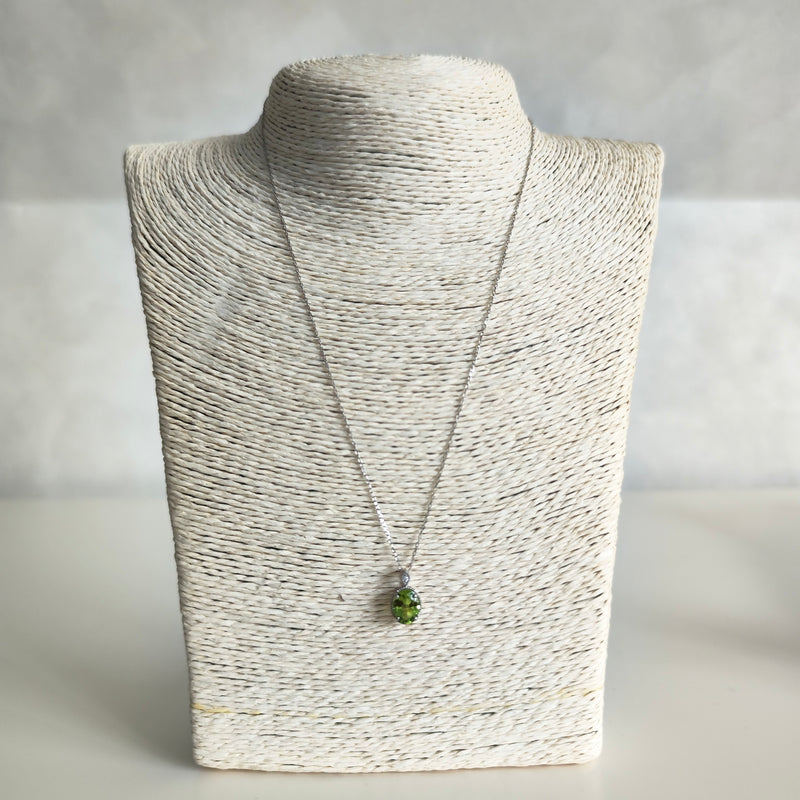 【パキスタン産】天然ペリドット 天然ダイヤモンド プラチナネックレス