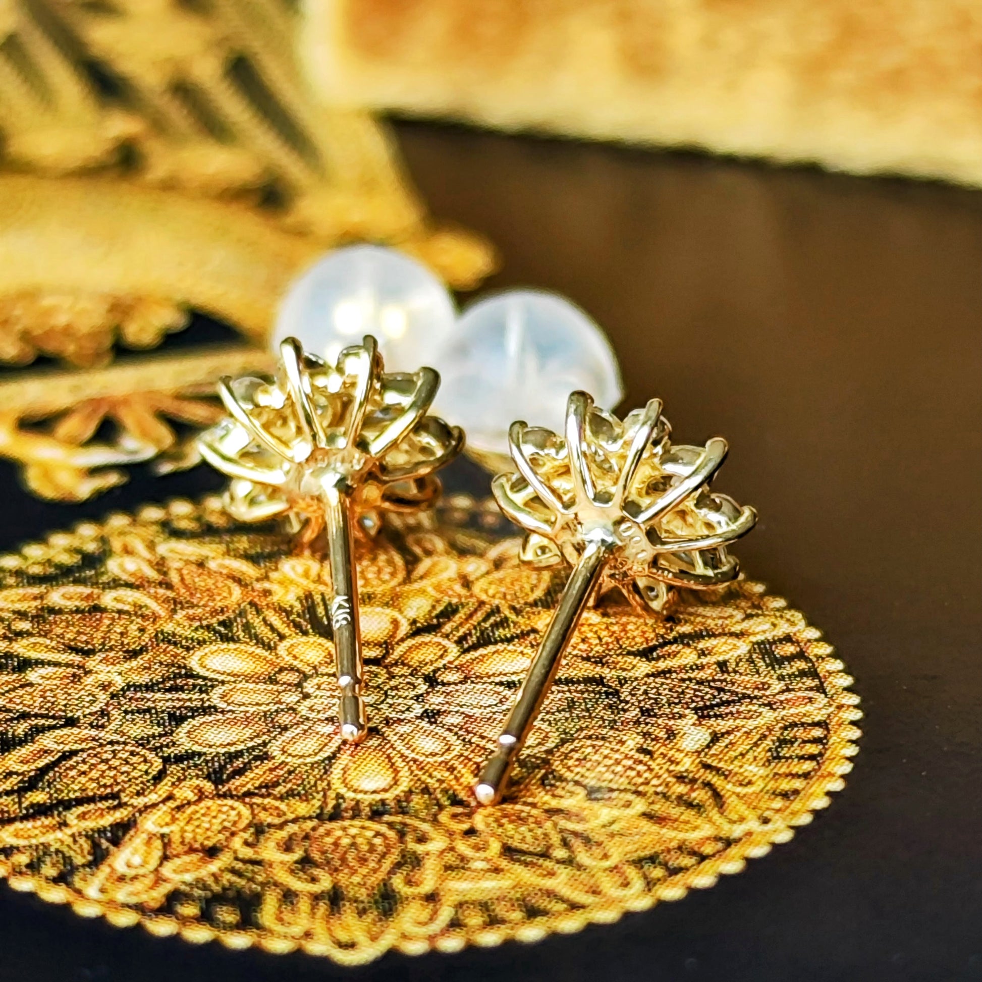 天然ダイヤモンド マーキスカット 18金ピアス