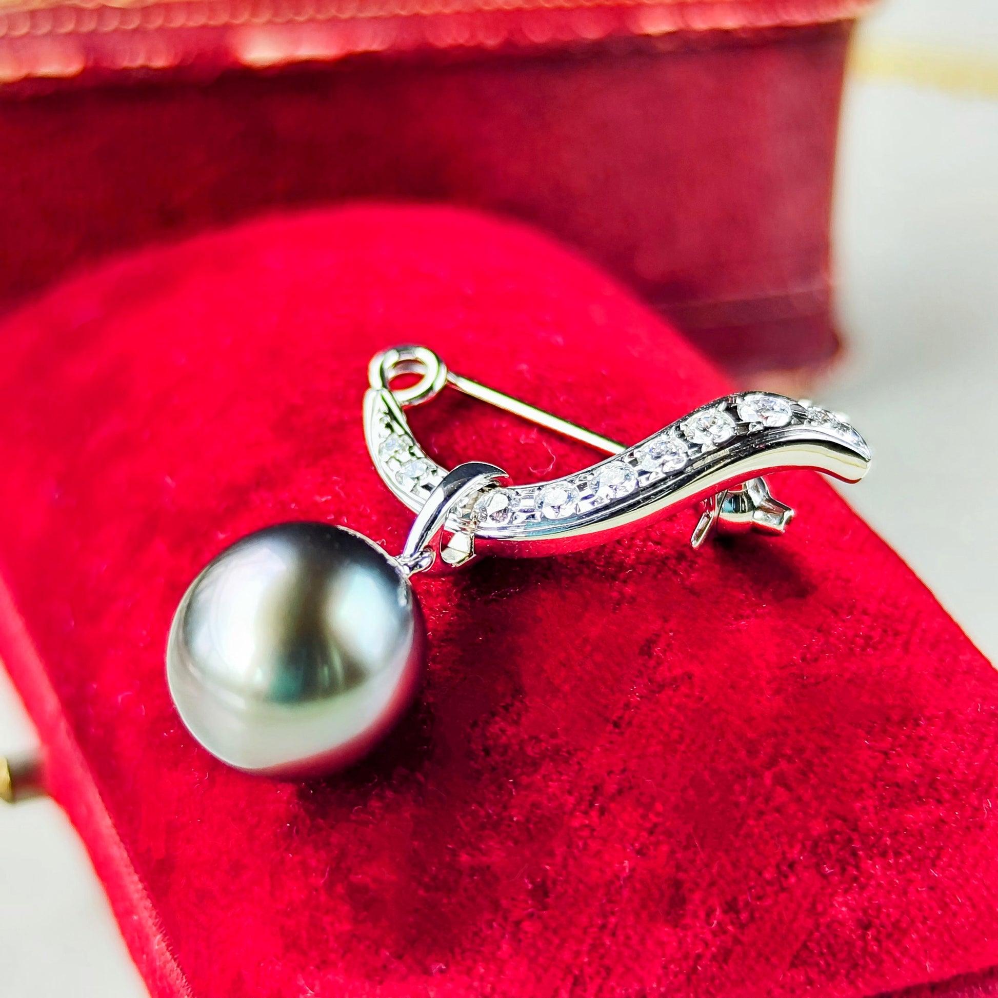 MIKIMOTO ミキモト 黒蝶真珠 ダイヤモンド ブローチ兼ペンダントトップ