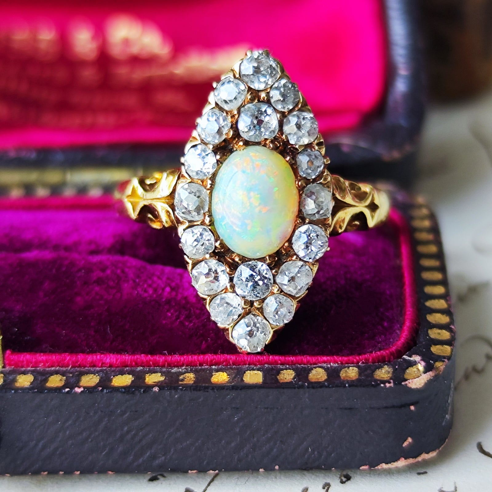 イギリス アンティーク】天然オパール 天然ダイヤモンド リング