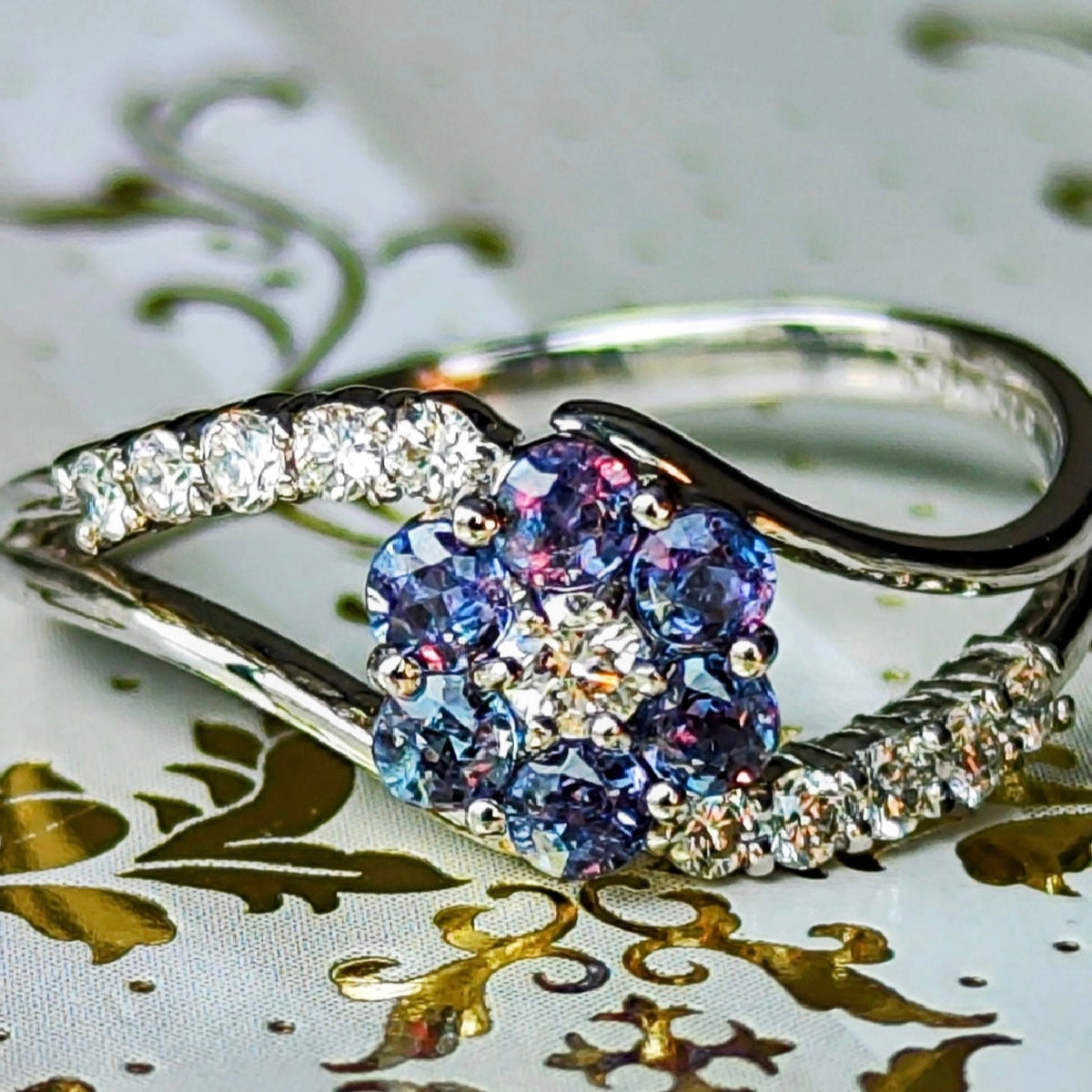 天然アレキサンドライト 天然ダイヤモンド フラワーモチーフ リング