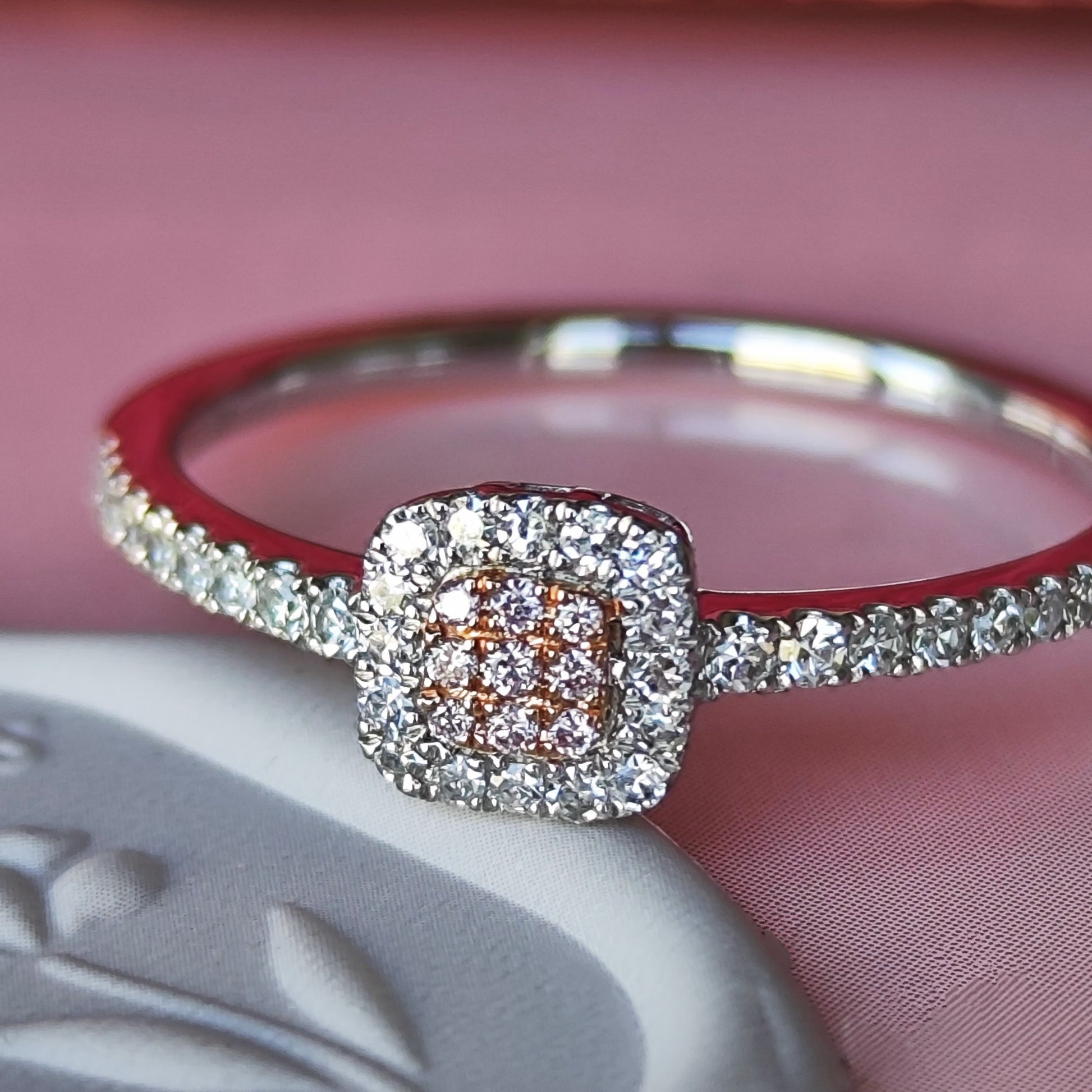 【ピンクダイヤ】天然ダイヤモンド リング