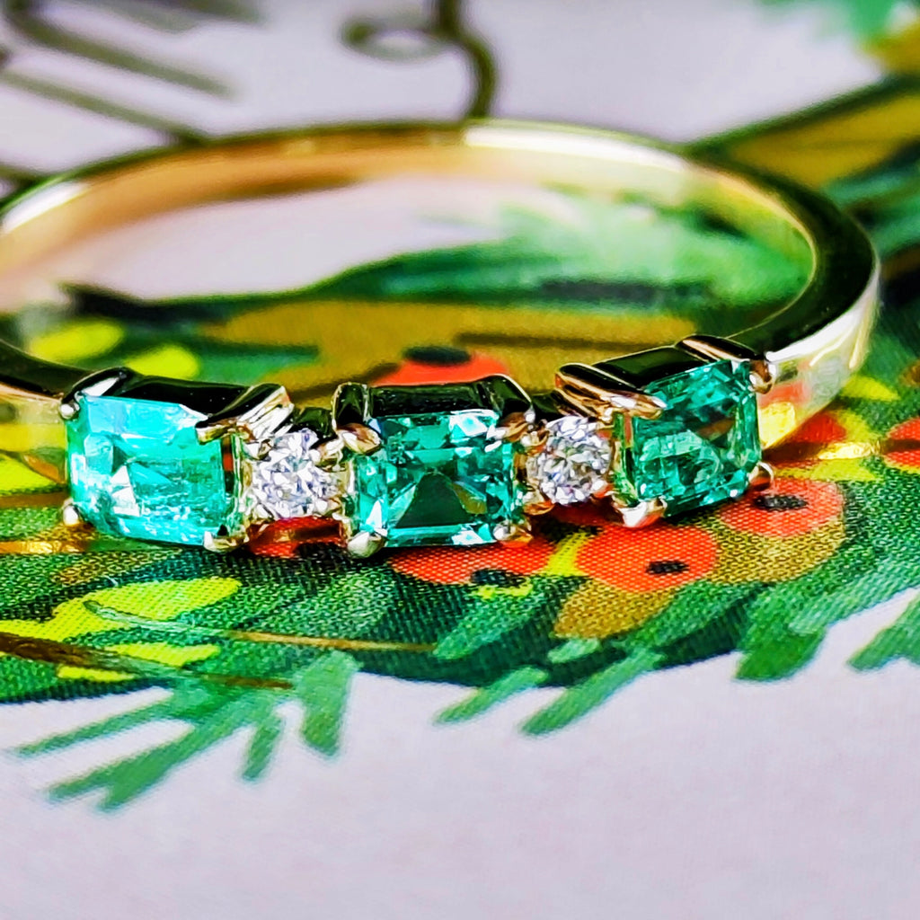 【コロンビア産】天然エメラルド 0.78ct 天然ダイヤモンド 18金リング