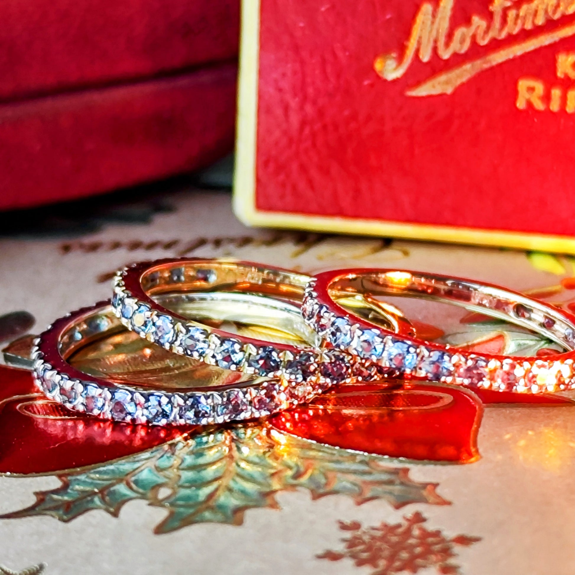 【お値下げ】天然アレキサンドライト ハーフエタニティリング 18金PG