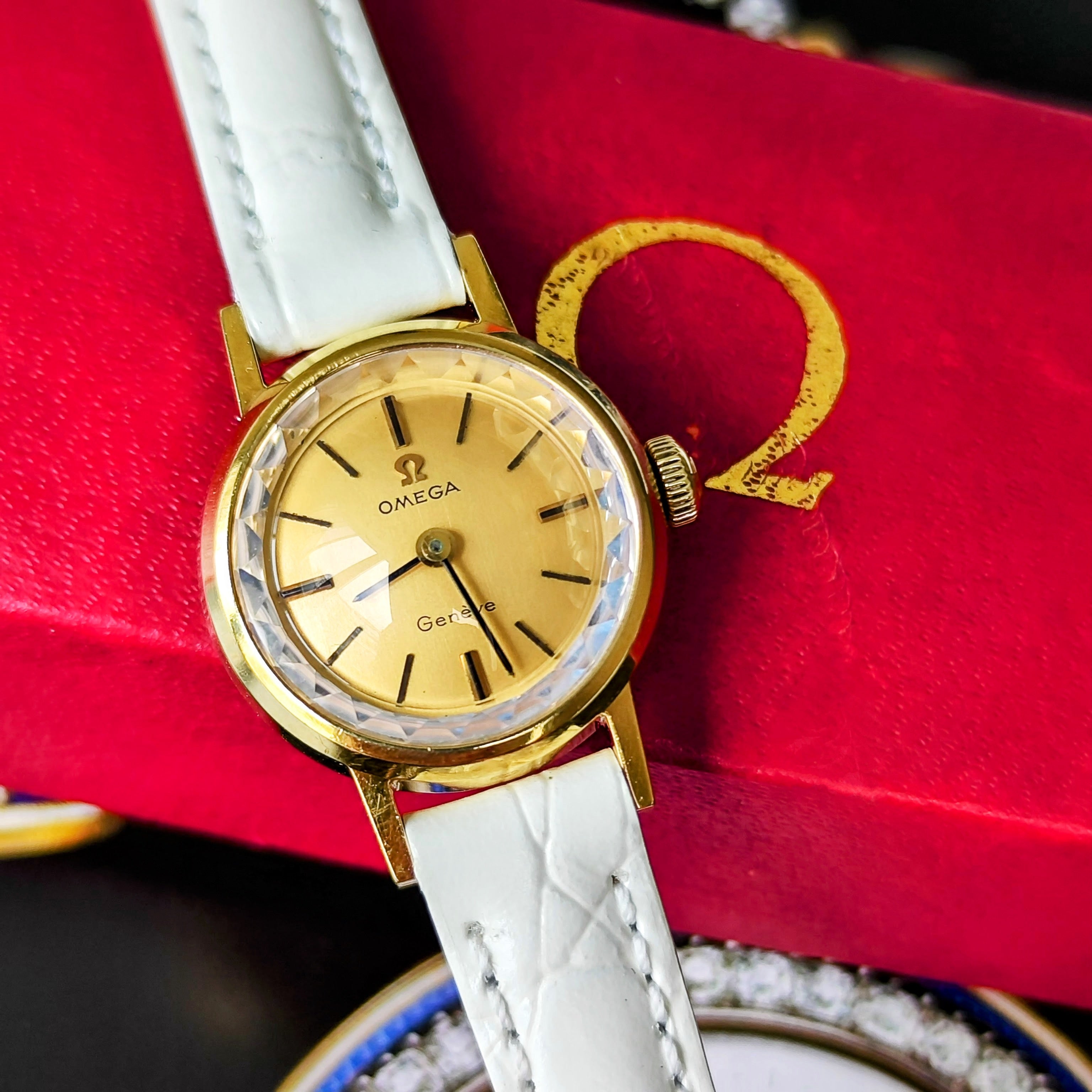 OH済み 18金無垢】OMEGA オメガGeneve ジュネーヴ Sapphette 手巻き
