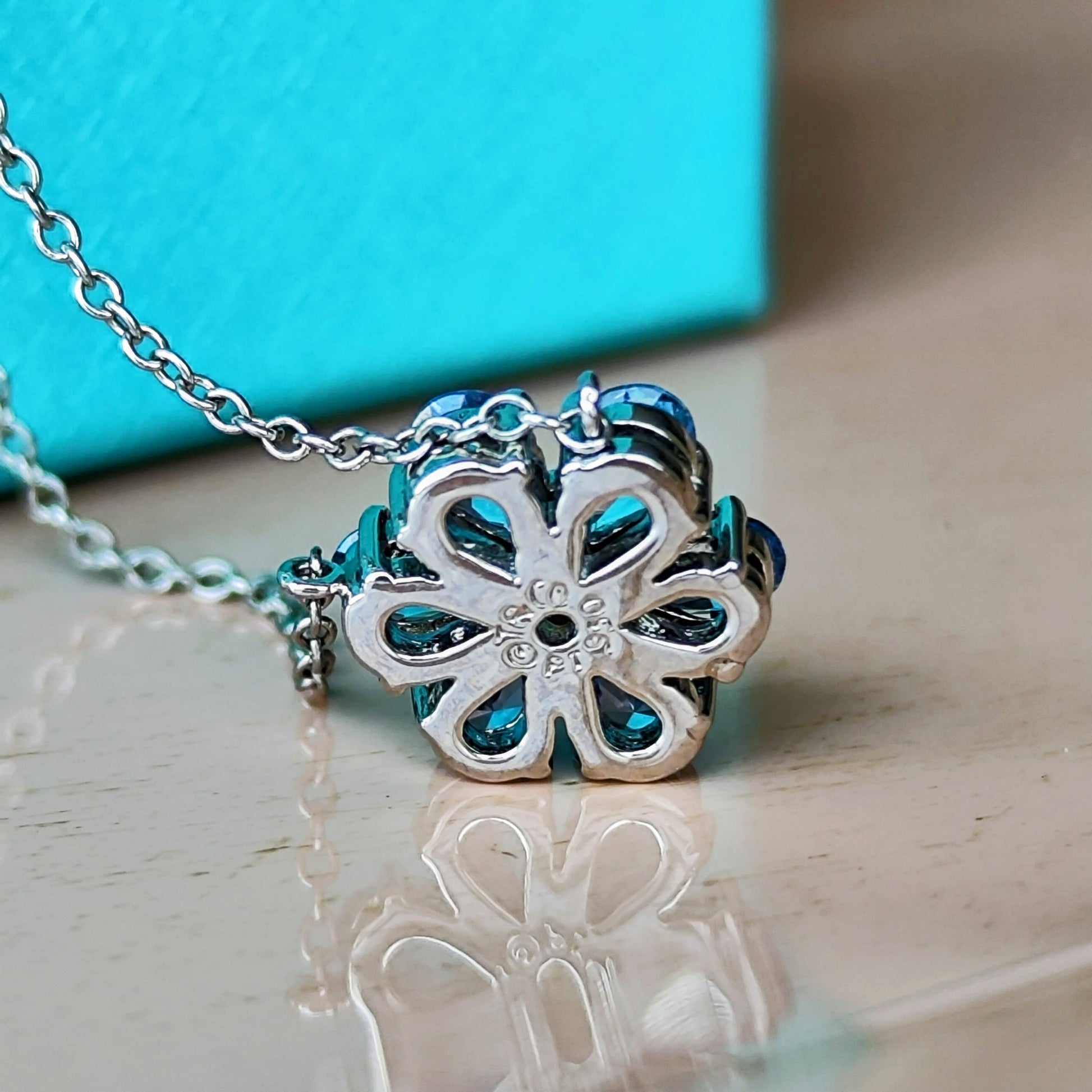 TIFFANY &Co ティファニー サファイア フラワーネックレス プラチナ