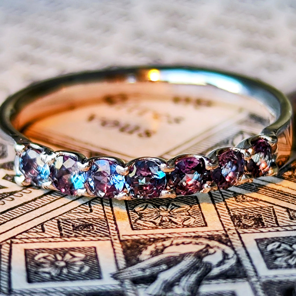 ブラジル産天然アレキサンドライトのフリーサイズリング ブラジル産天然アレキサンドライトのフリーサイズリング 指輪・リング