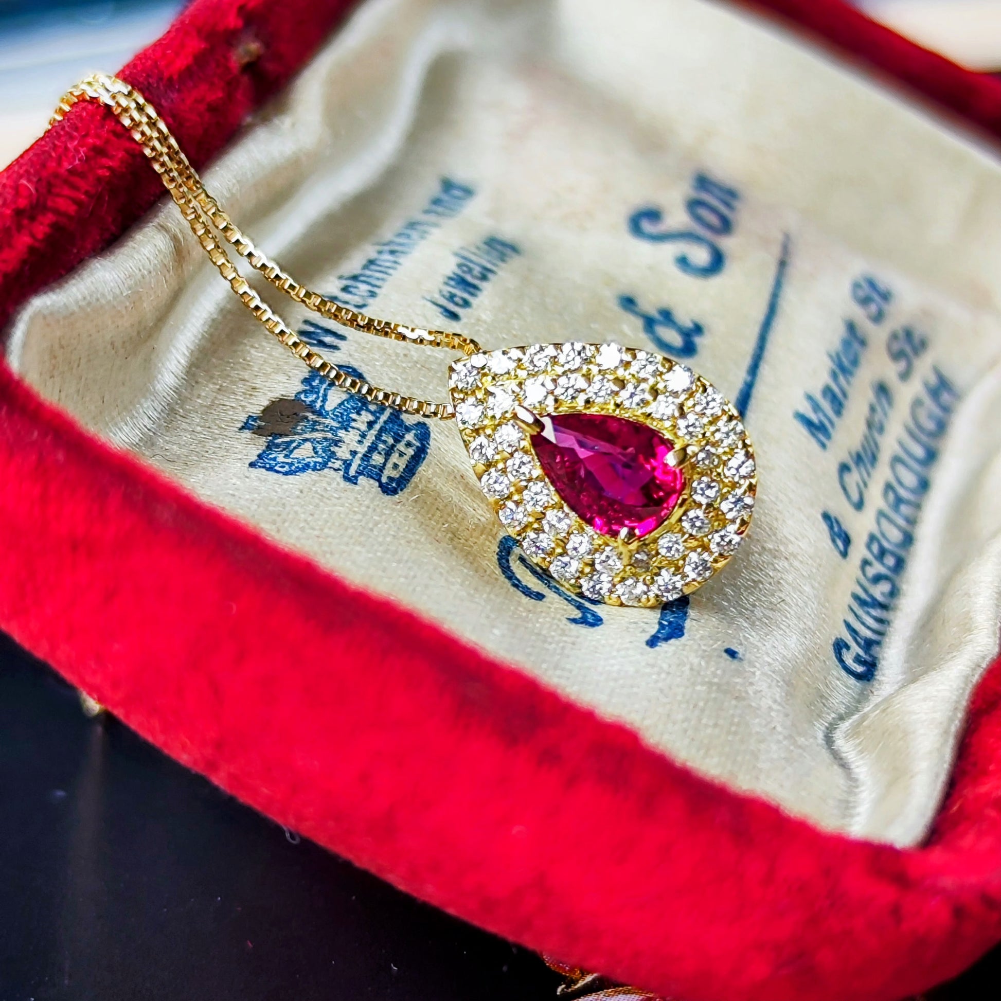 【非加熱 ピジョンブラッド】天然ルビー 0.46ct 天然ダイヤモンド ネックレス