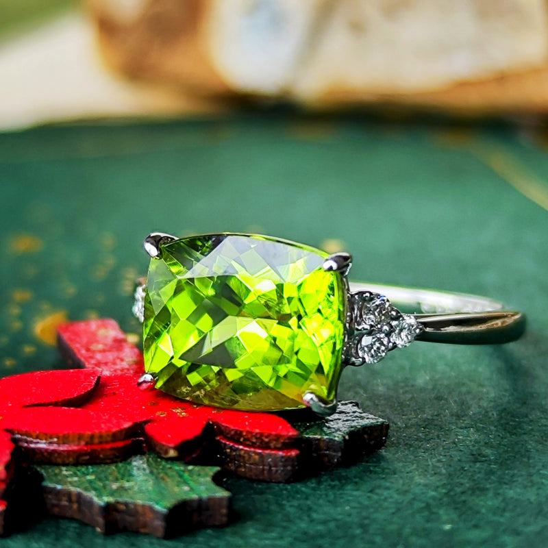 【パキスタン産】天然ペリドット 天然ダイヤモンド リング