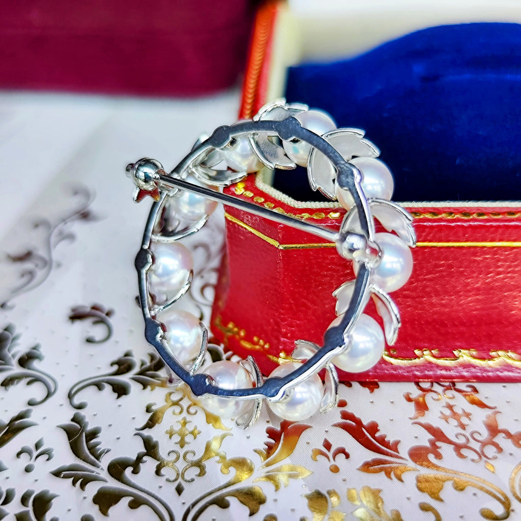 MIKIMOTO ミキモトあこや真珠 月桂樹リースモチーフ ブローチ 18金WG