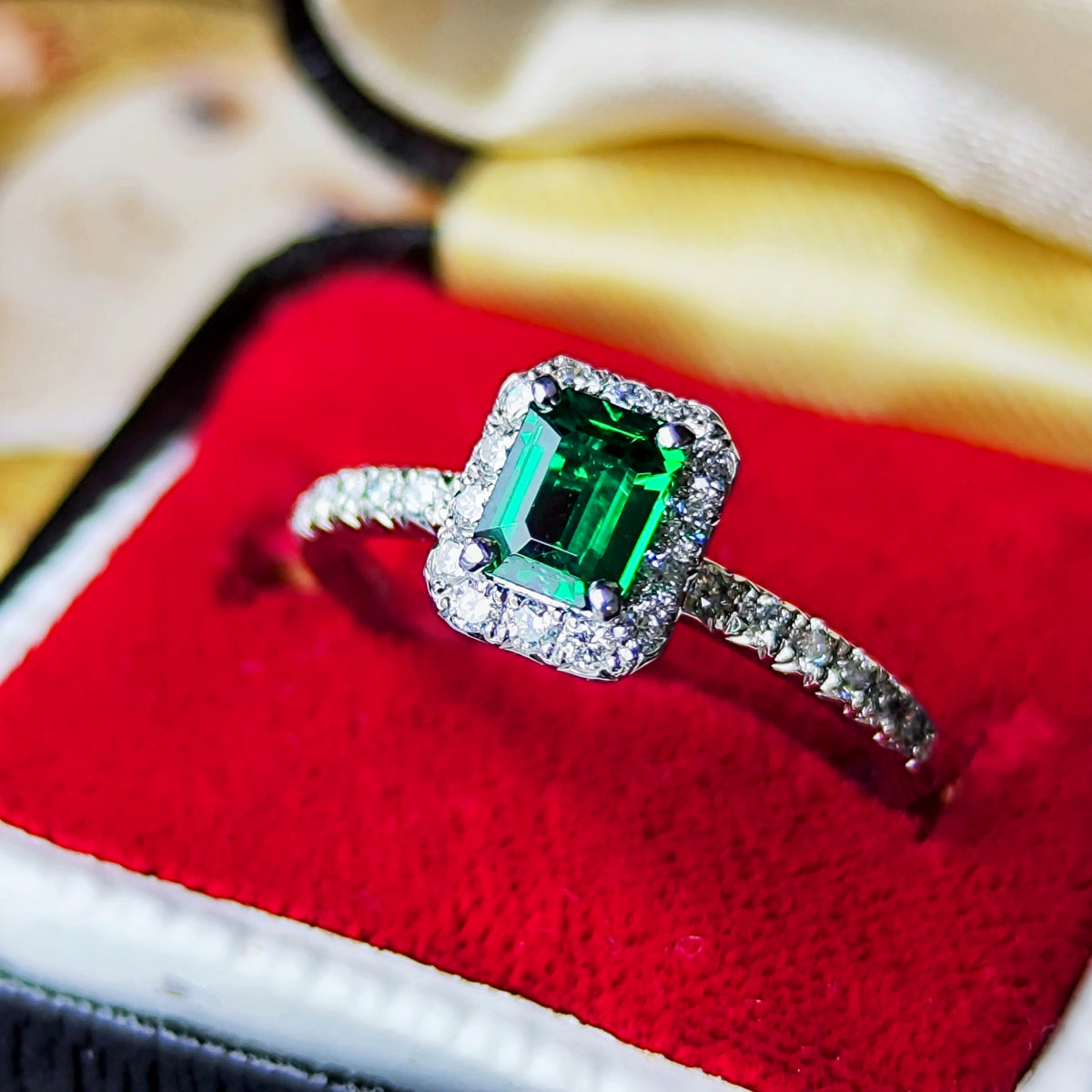 【ザンビア産】天然エメラルド 天然ダイヤモンド F1 GIA プラチナリング