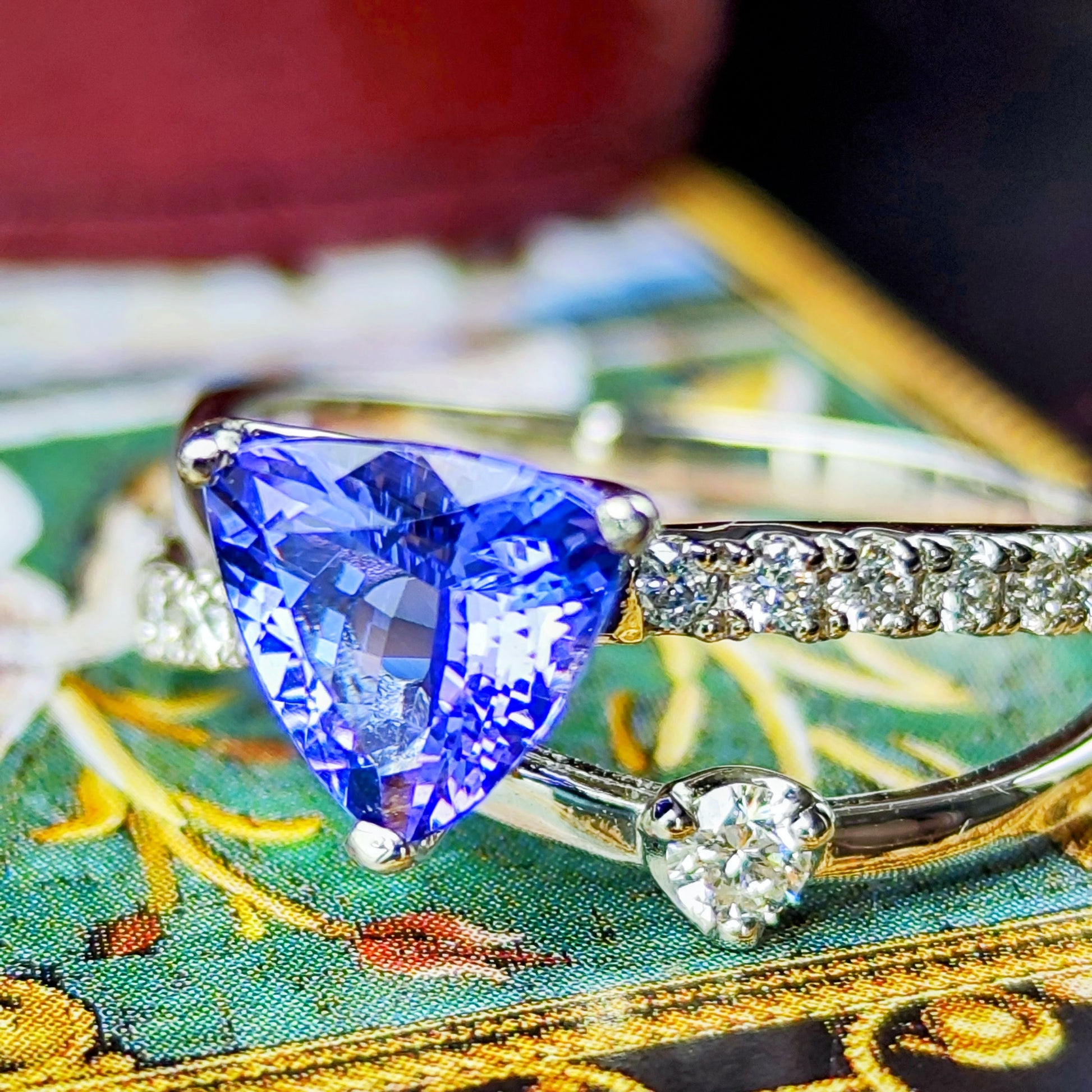 天然タンザナイト 1.30ct 天然ダイヤモンド プラチナリング