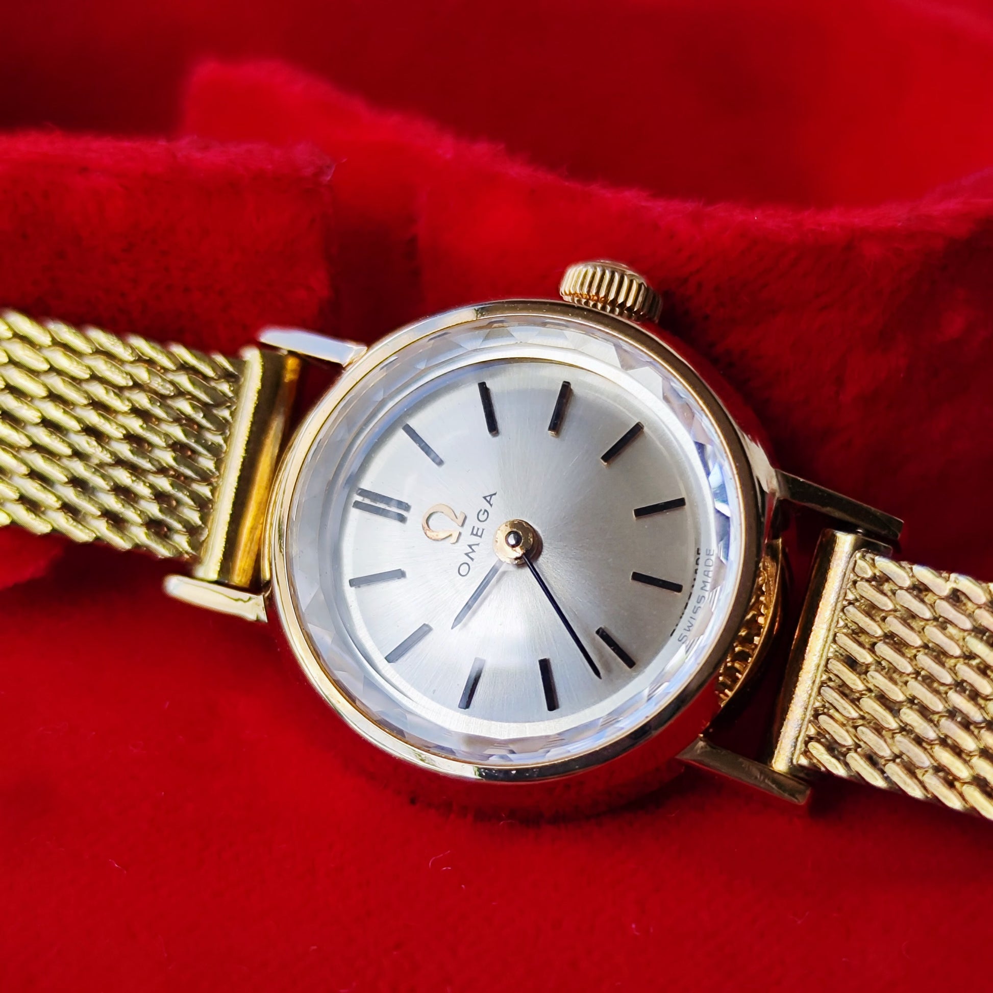 【OH済み 18金無垢】OMEGA オメガGeneve ジュネーヴ Sapphette 手巻き腕時計