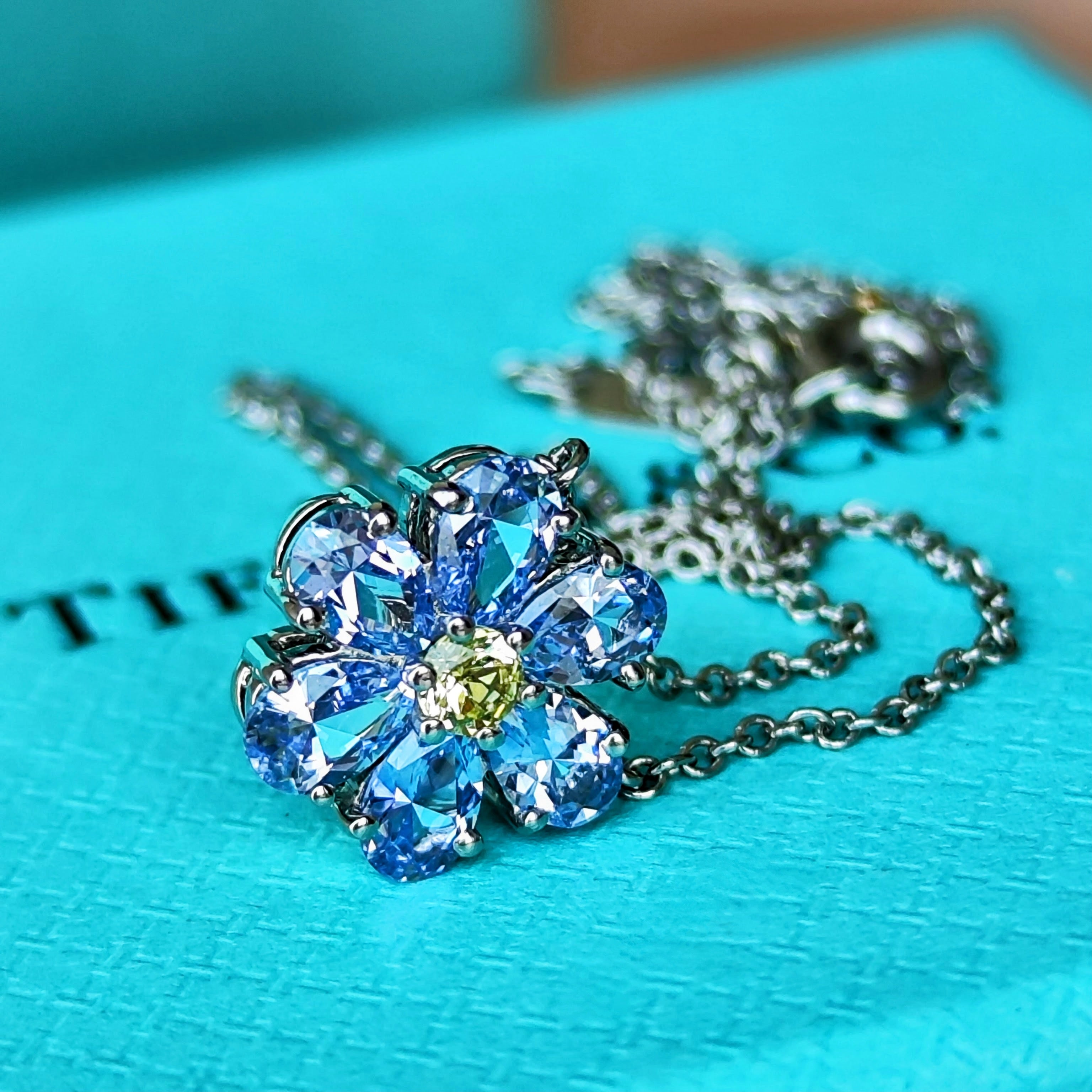 TIFFANY &Co ティファニー サファイア フラワーネックレス プラチナ