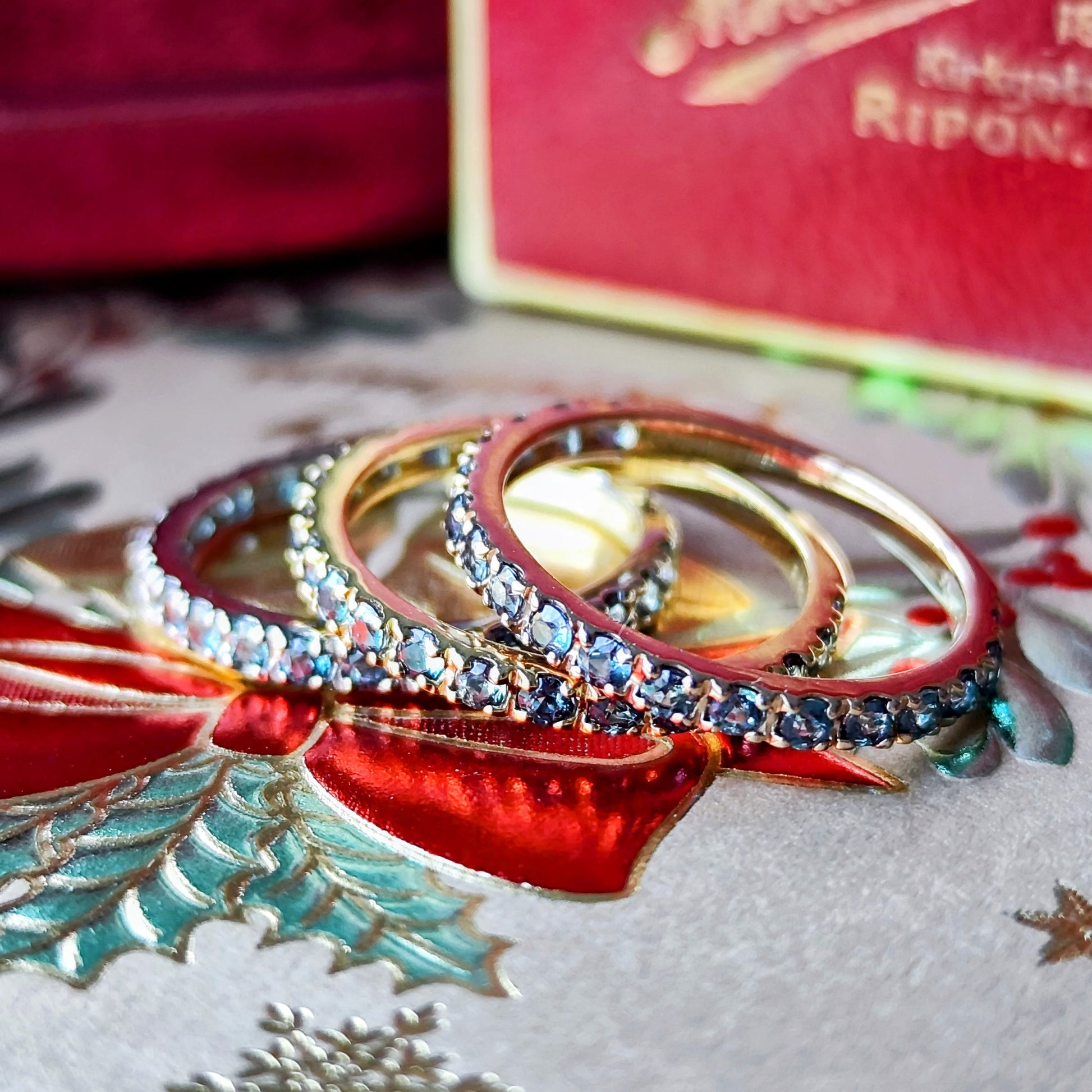 【お値下げ】天然アレキサンドライト ハーフエタニティリング 18金PG