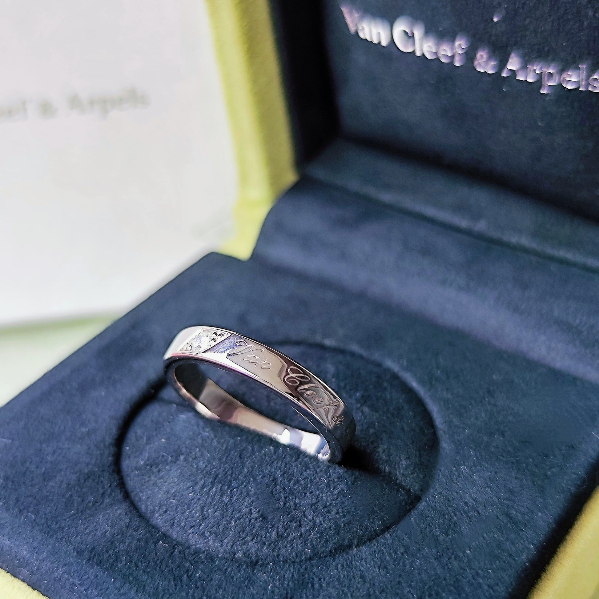 Van Cleef & Arpels ヴァンクリーフ&アーペル トゥジュール 57 プラチナリング