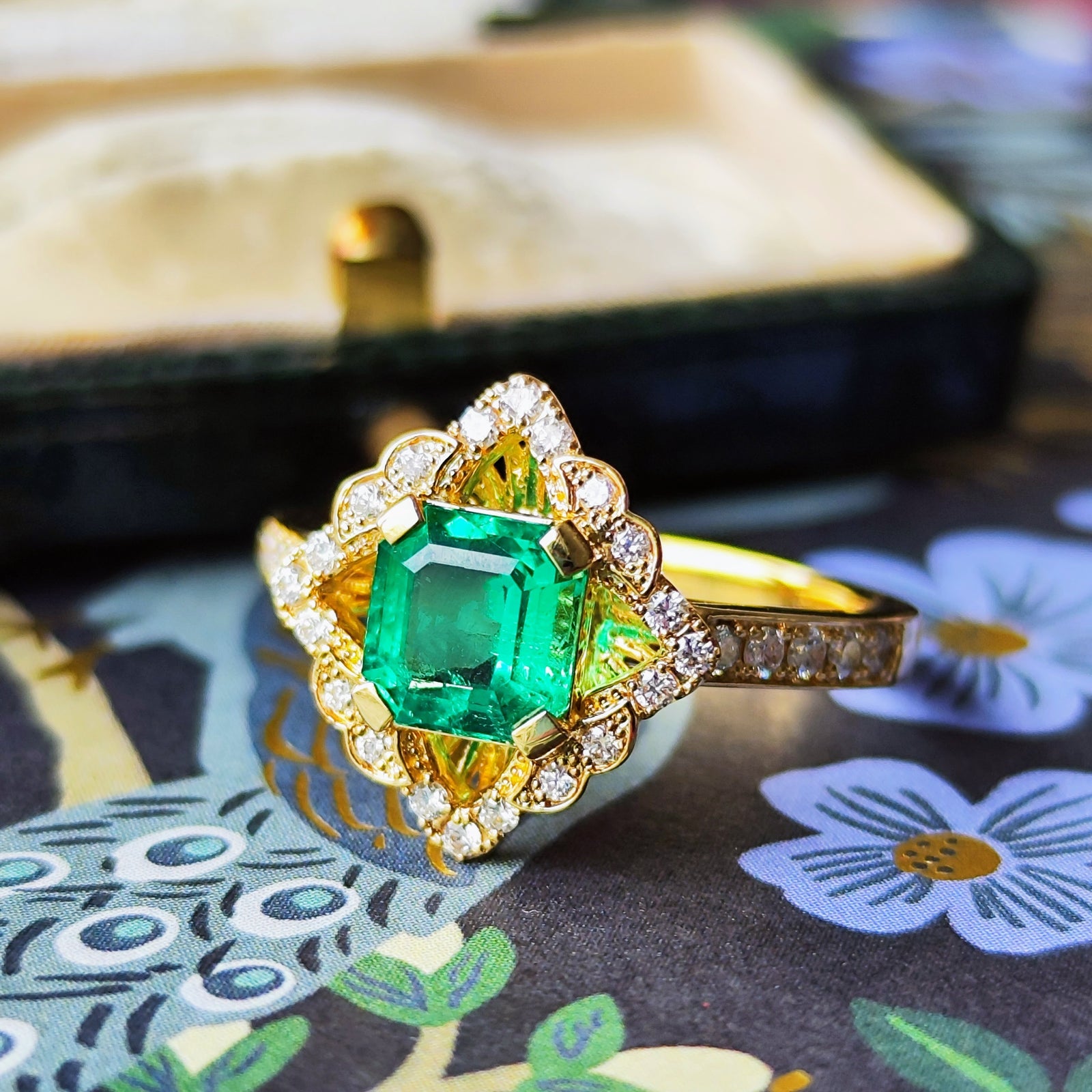 専用JG361★高級 コロンビア産エメラルド1ct D K18WG リング鑑別付 専用JG361☆高級 コロンビア産エメラルド1ct D K18WG リング鑑別付