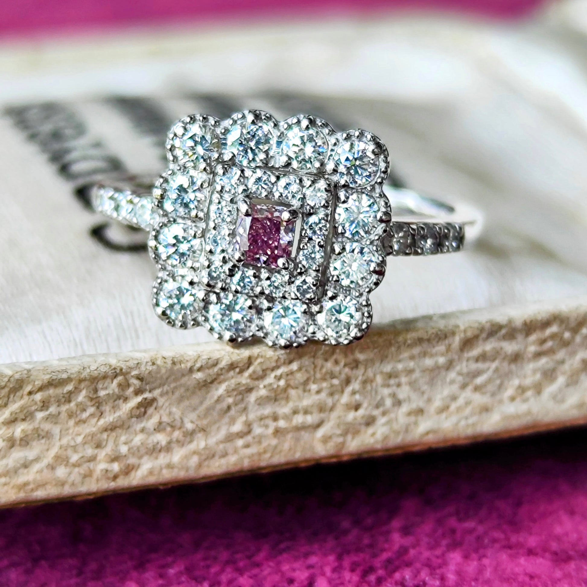 【ピンクダイヤ】天然ダイヤモンド FANCY INTENSE PINK 0.117ct プラチナリング