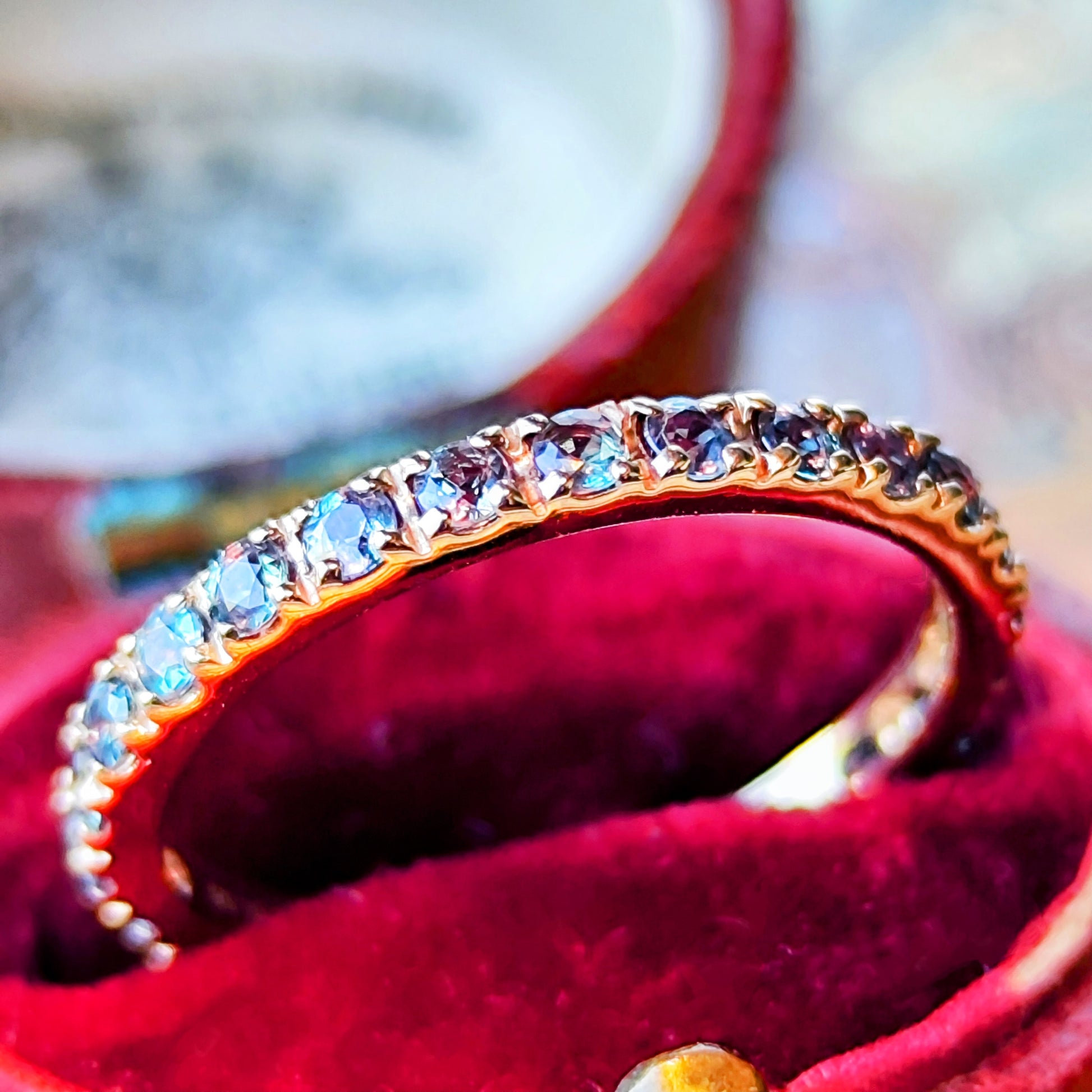 【お値下げ】天然アレキサンドライト ハーフエタニティリング 18金PG