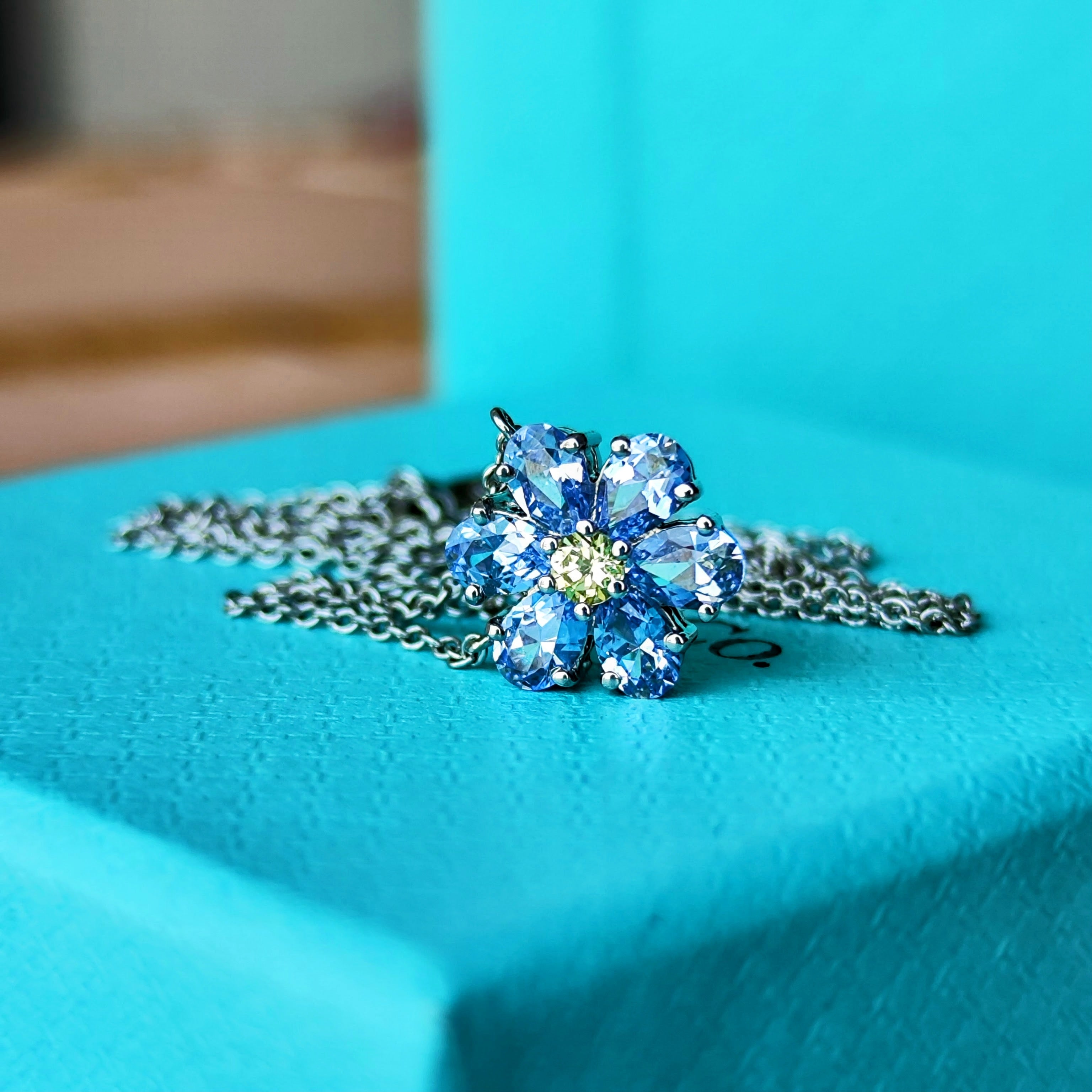 TIFFANY &Co ティファニー サファイア フラワーネックレス プラチナ