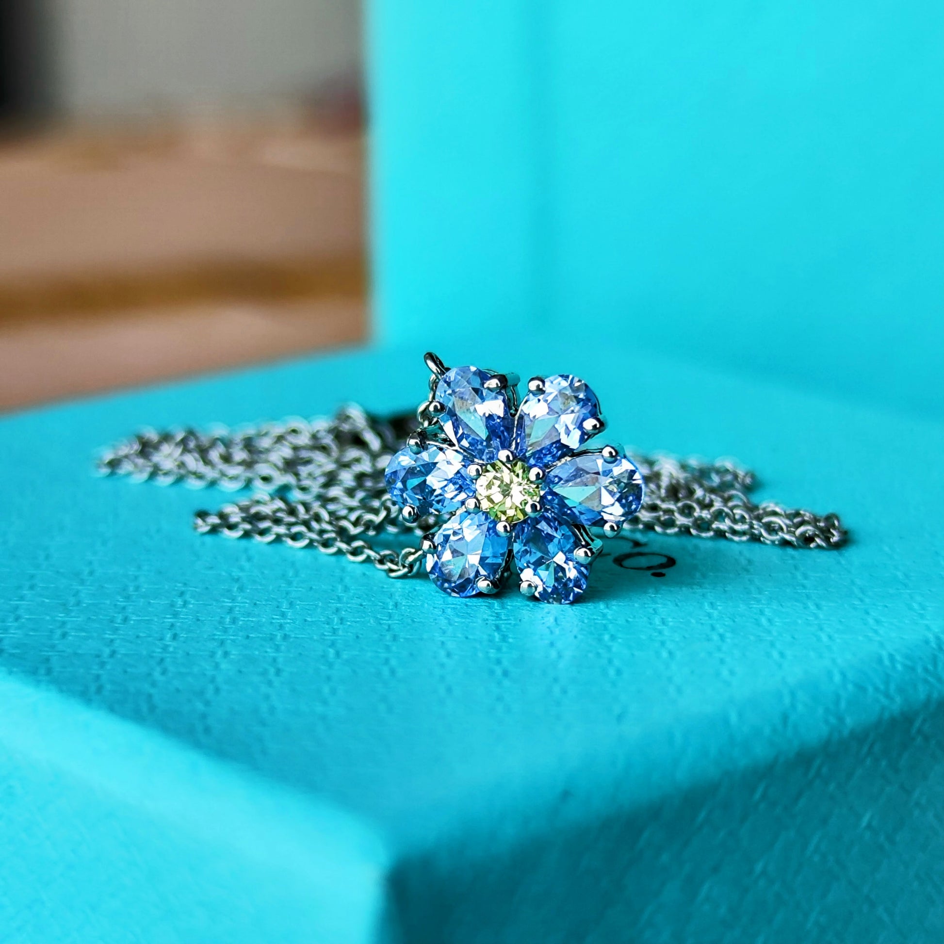 TIFFANY &Co ティファニー サファイア フラワーネックレス プラチナ