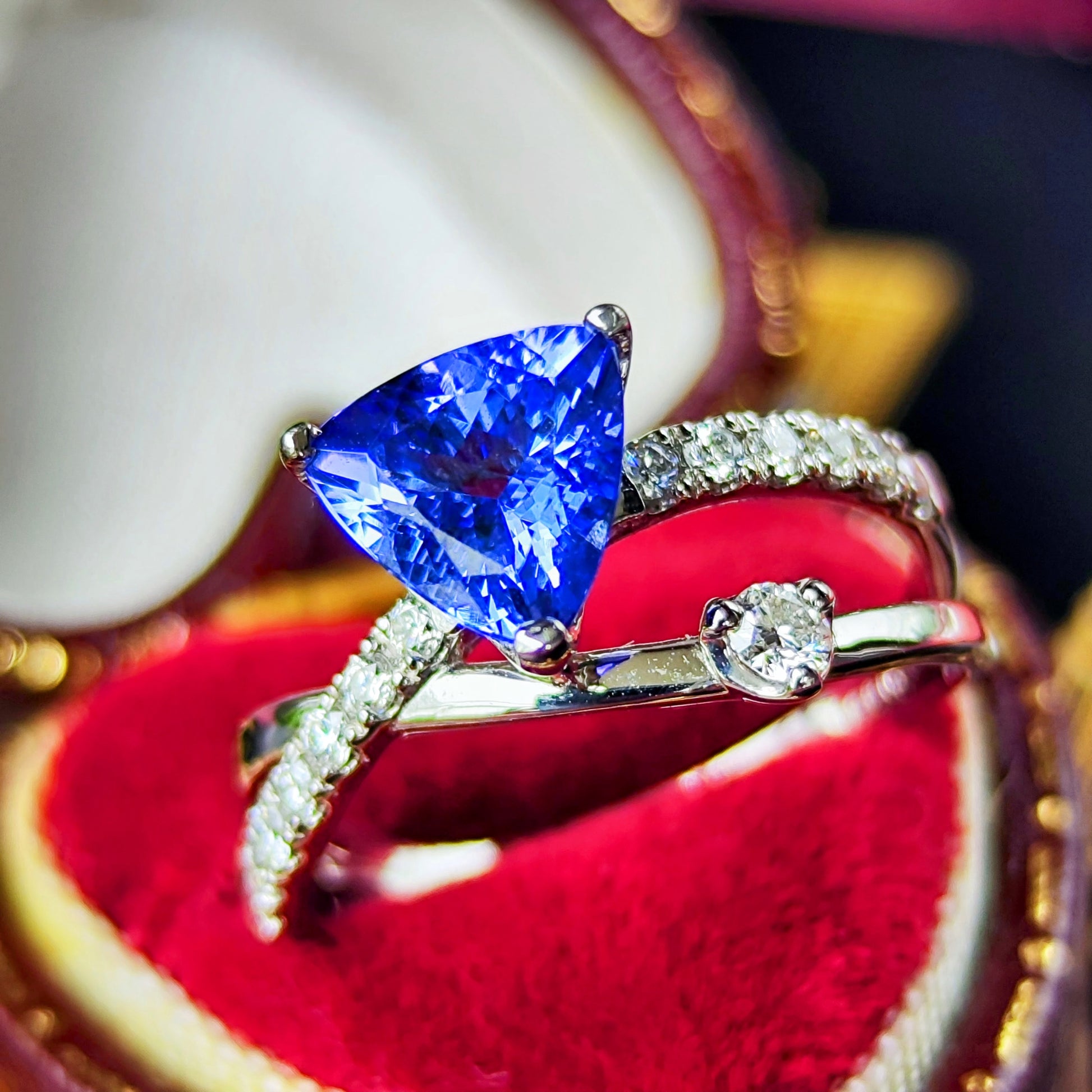 天然タンザナイト 1.30ct 天然ダイヤモンド プラチナリング