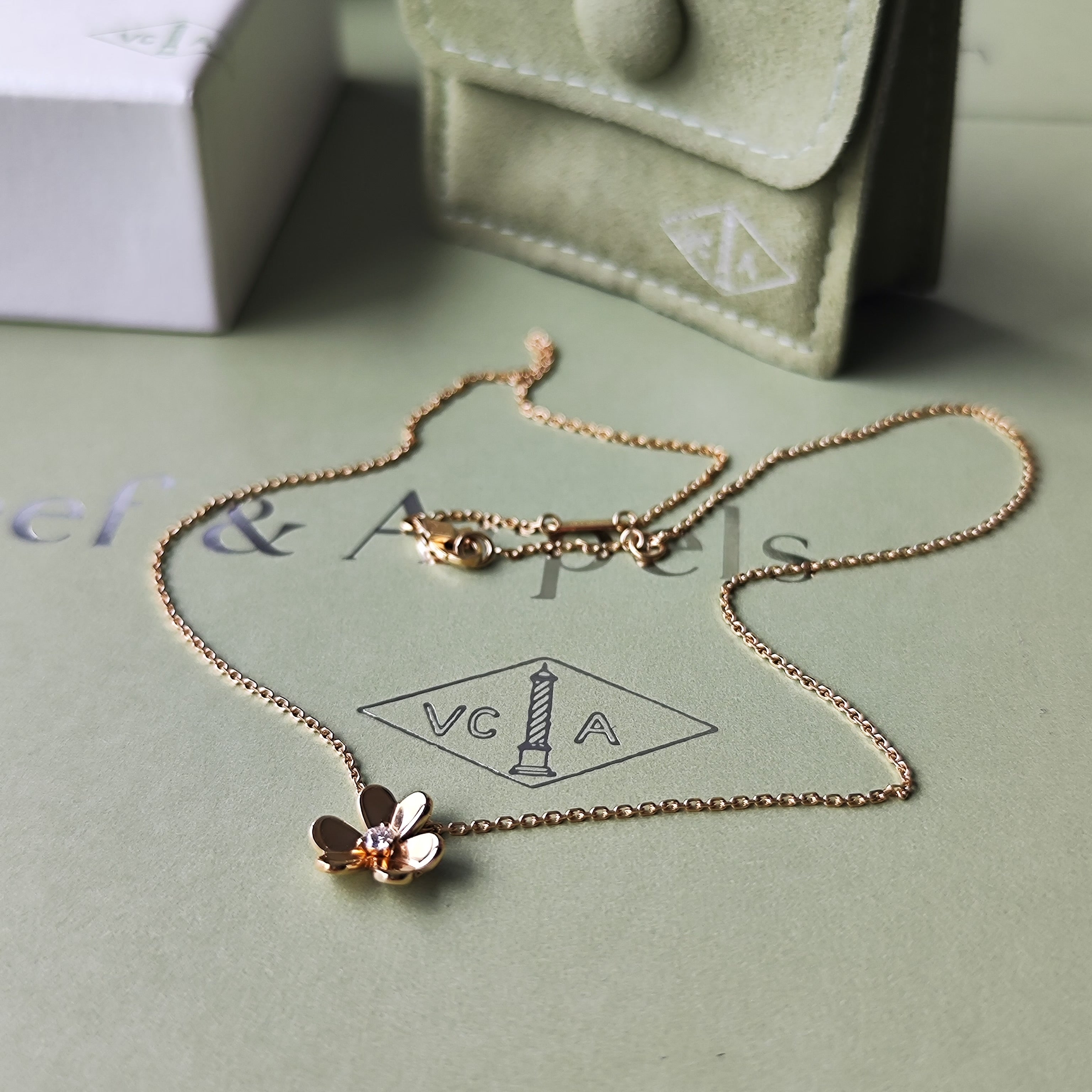 Van Cleef & Arpels ヴァンクリーフ&アーペル フリヴォル ミニ