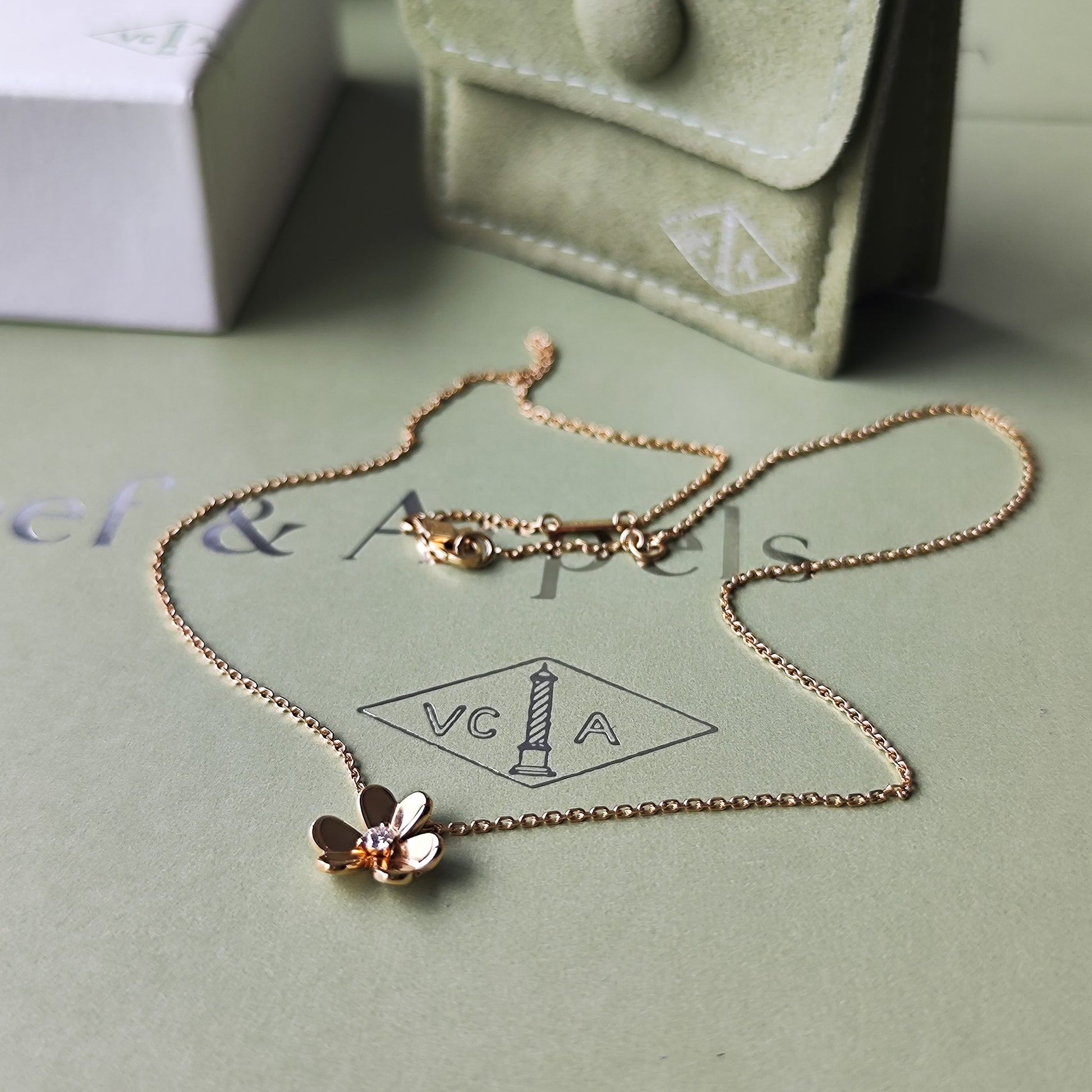 Van Cleef & Arpels ヴァンクリーフ&アーペル フリヴォル ミニ ネックレス ダイヤモンド 18金