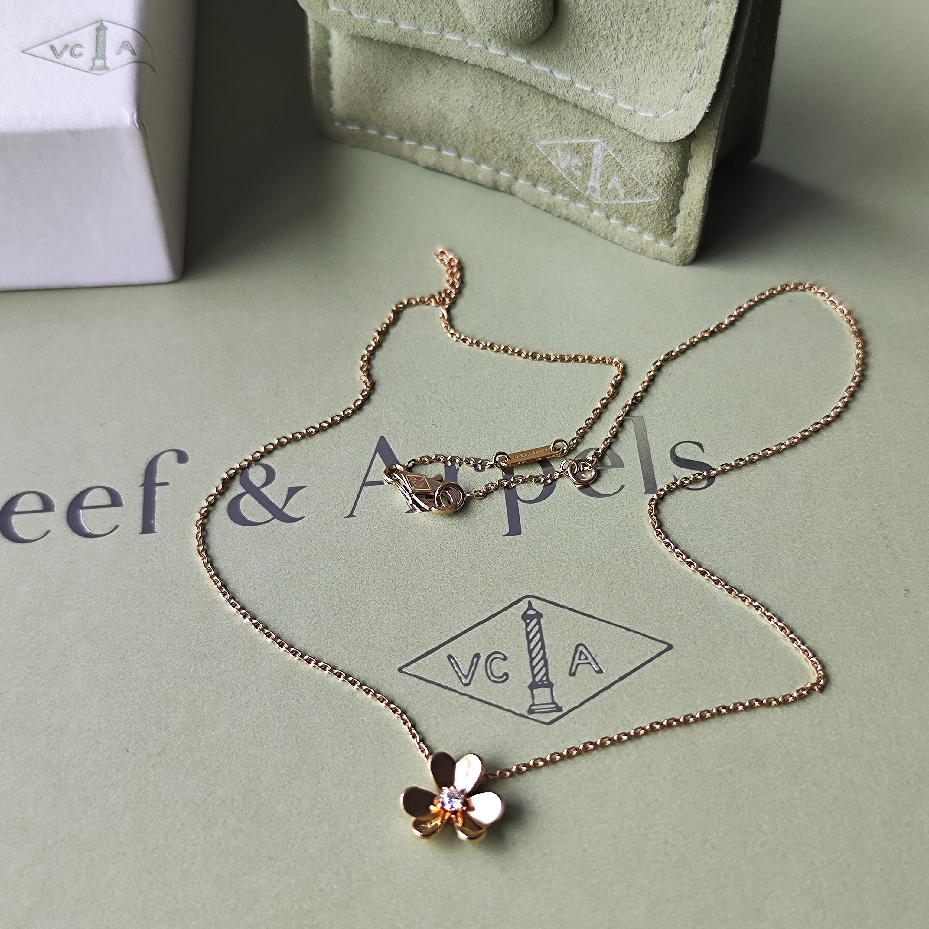 Van Cleef & Arpels ヴァンクリーフ&アーペル フリヴォル ミニ