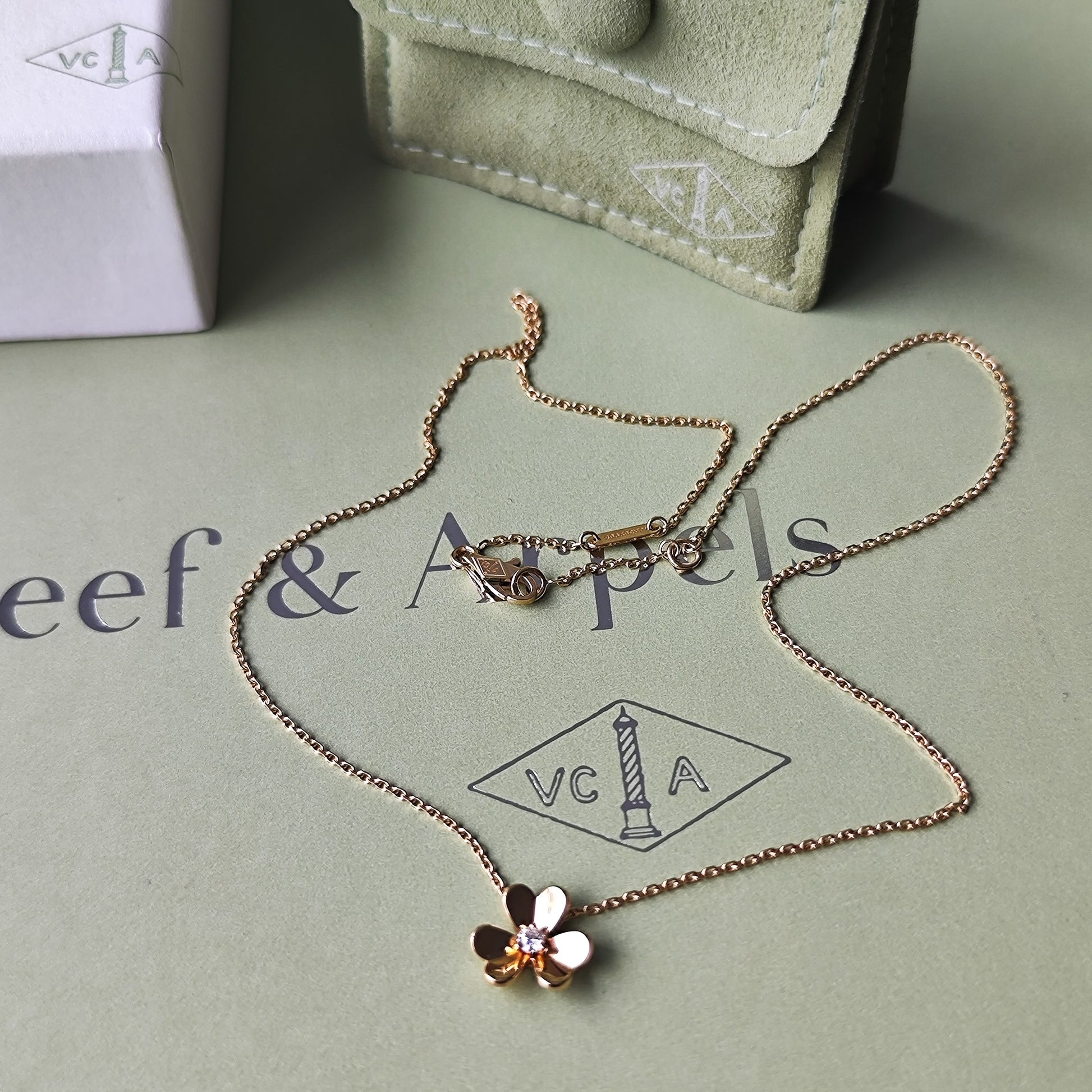 Van Cleef & Arpels ヴァンクリーフ&アーペル フリヴォル ミニ ネックレス ダイヤモンド 18金