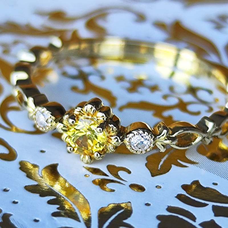 【神様の宿る石】天然イエローサファイア プクラジ ハーフエタニティリング