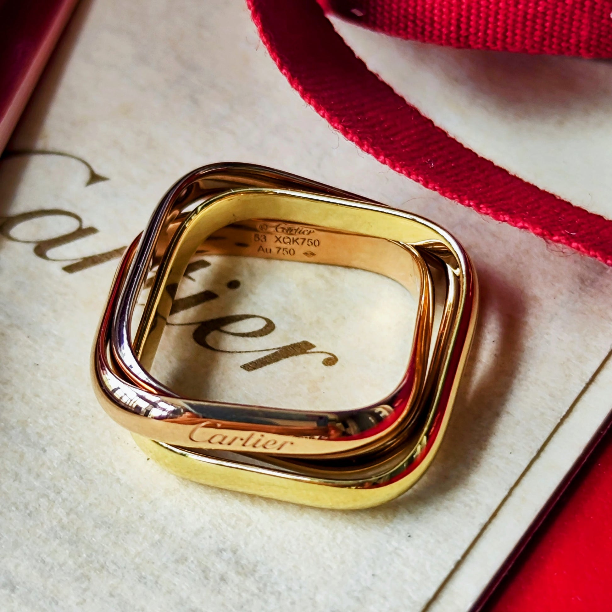 Cartier カルティエ トリニティ クッション クラシック 53