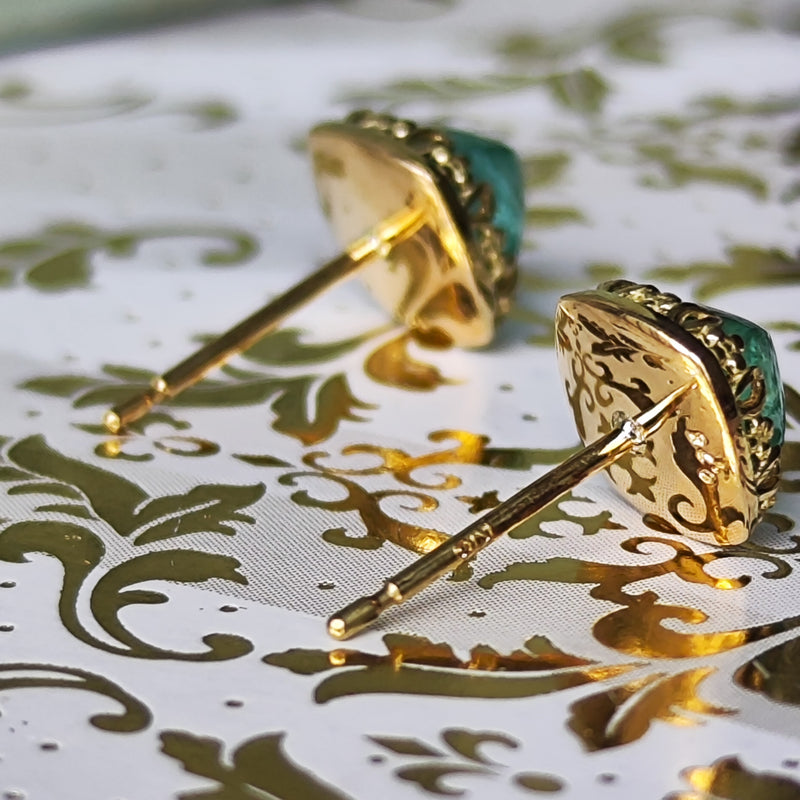 【シュガーローフ】天然エメラルド 18金ピアス