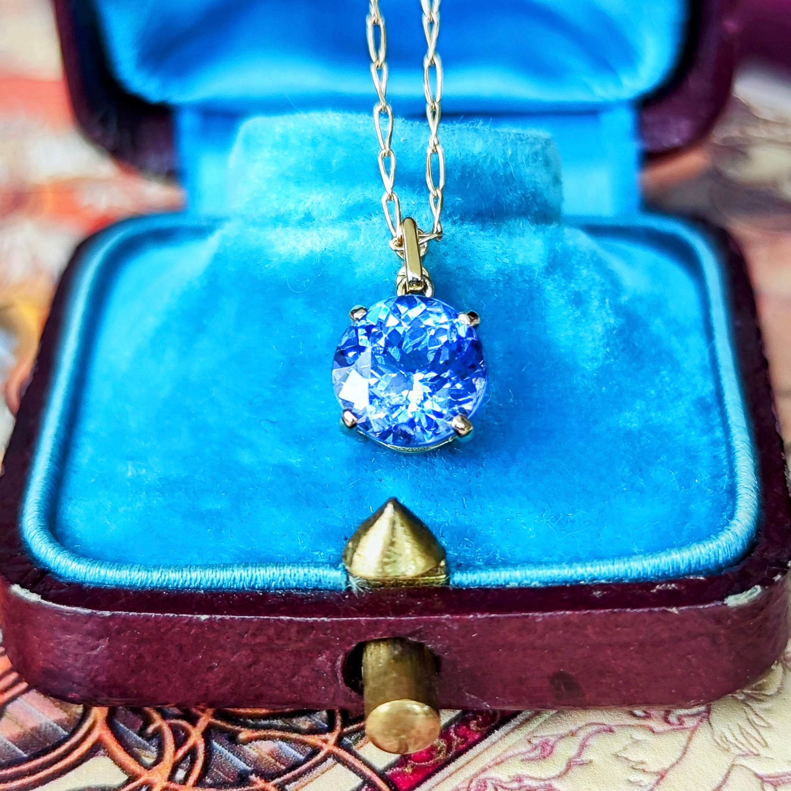 一点物タンザナイト ダイヤモンドネックレス18金 ペンダント先 天然タンザナイト 1.67ct 天然ダイヤモンド 18金ネックレス – Mico宝飾店