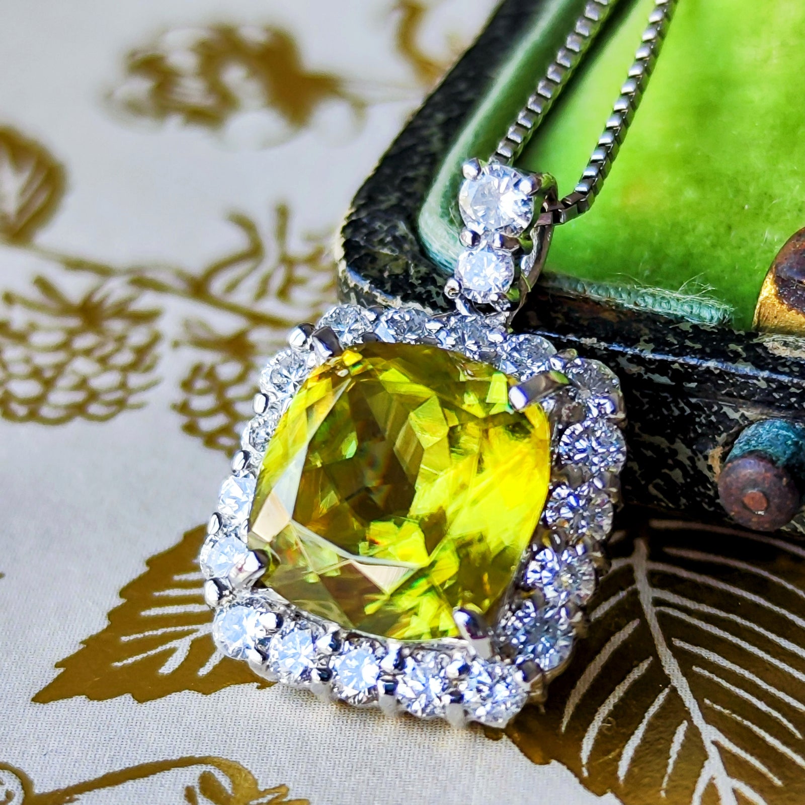 【天然スフェーン】4mm 大粒 4.36ct】天然スフェーン 天然ダイヤモンド ネックレス