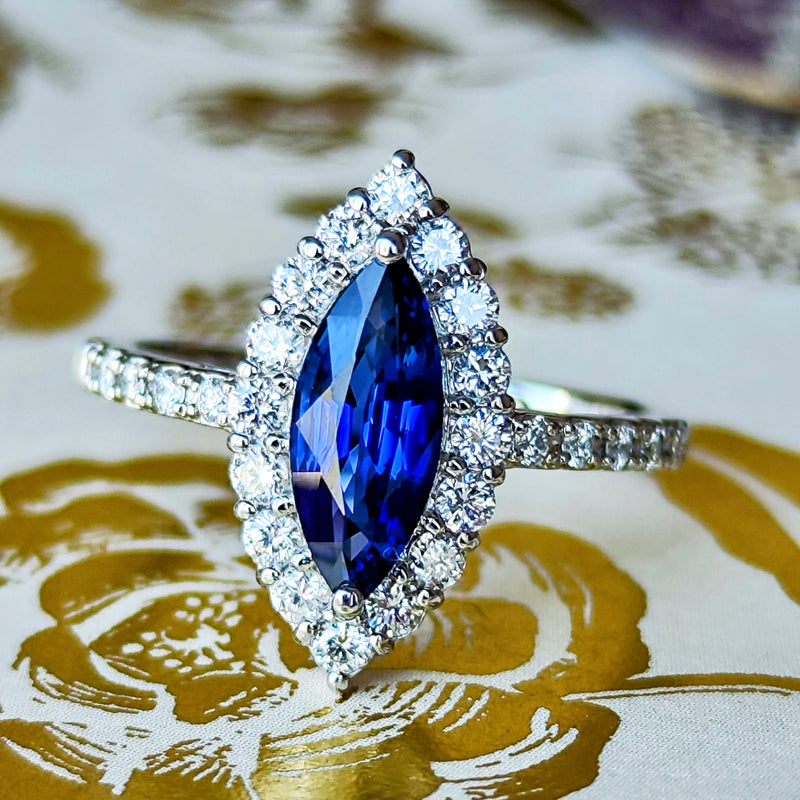 【ロイヤルブルー】天然サファイア マーキスカット 天然ダイヤモンド リング