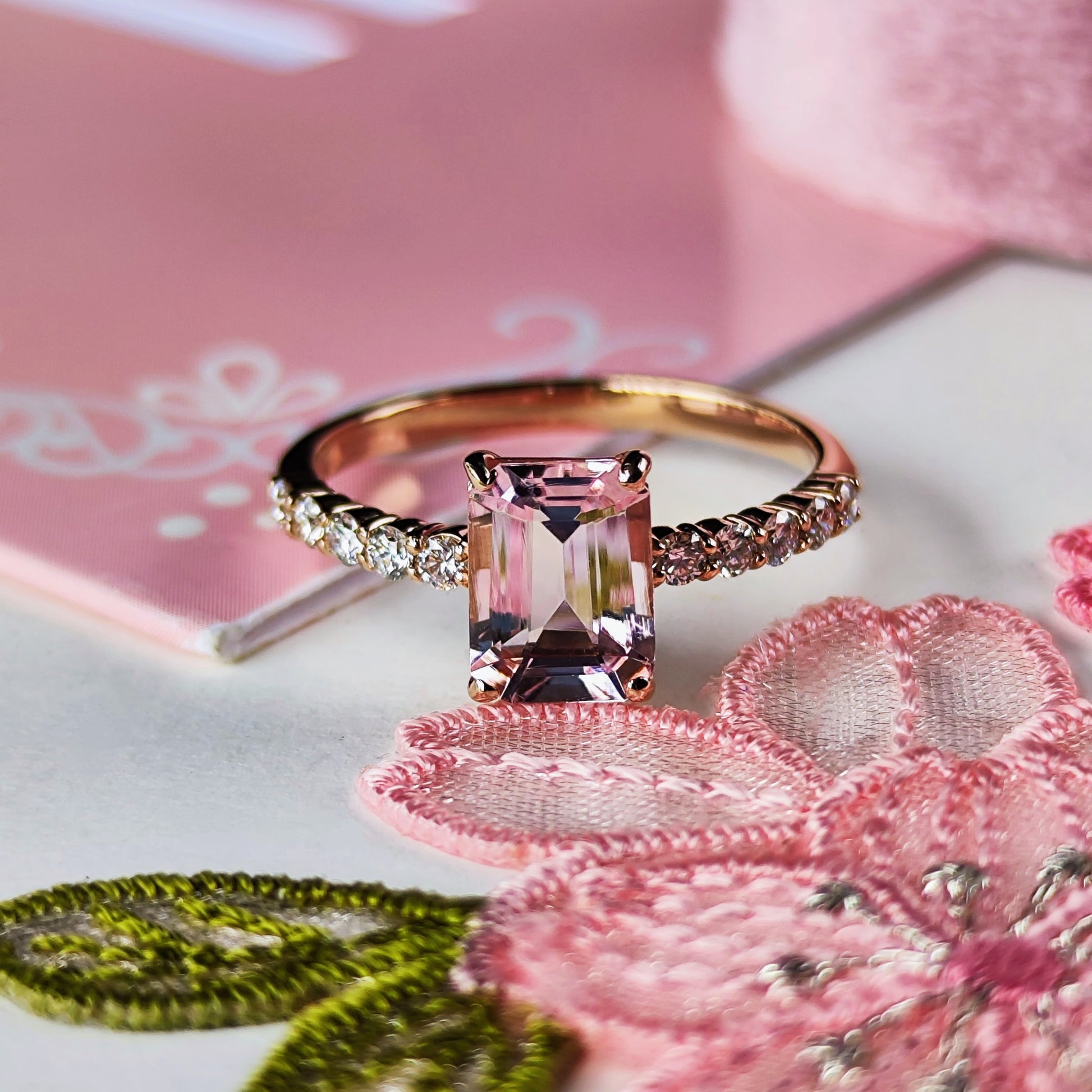 天然モルガナイト 1.30ct 天然ダイヤモンド リング