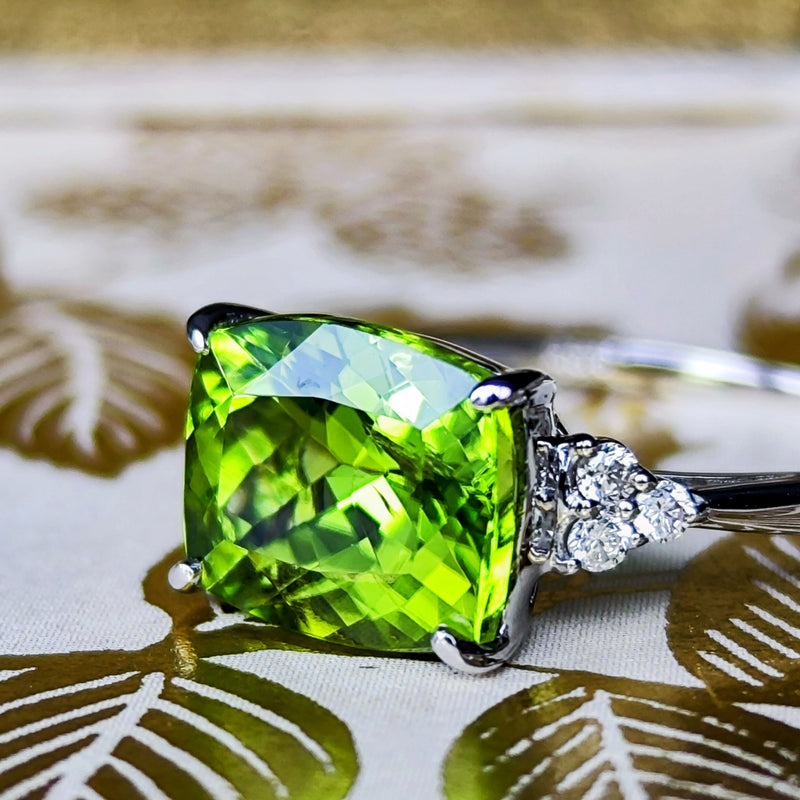 【パキスタン産】天然ペリドット 天然ダイヤモンド リング