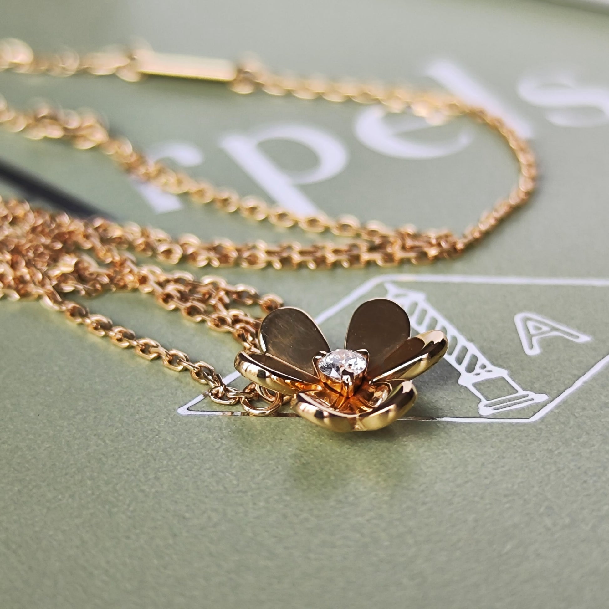 Van Cleef & Arpels ヴァンクリーフ&アーペル フリヴォル ミニ ネックレス ダイヤモンド 18金