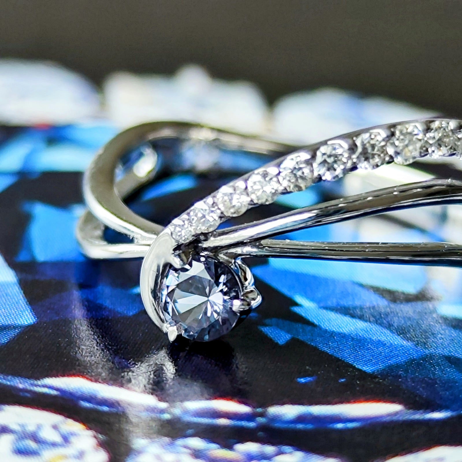 ★値下げ★天然石　カラーチェンジガーネット　リング　フリーサイズ お値下げ】天然カラーチェンジガーネット 天然ダイヤモンド