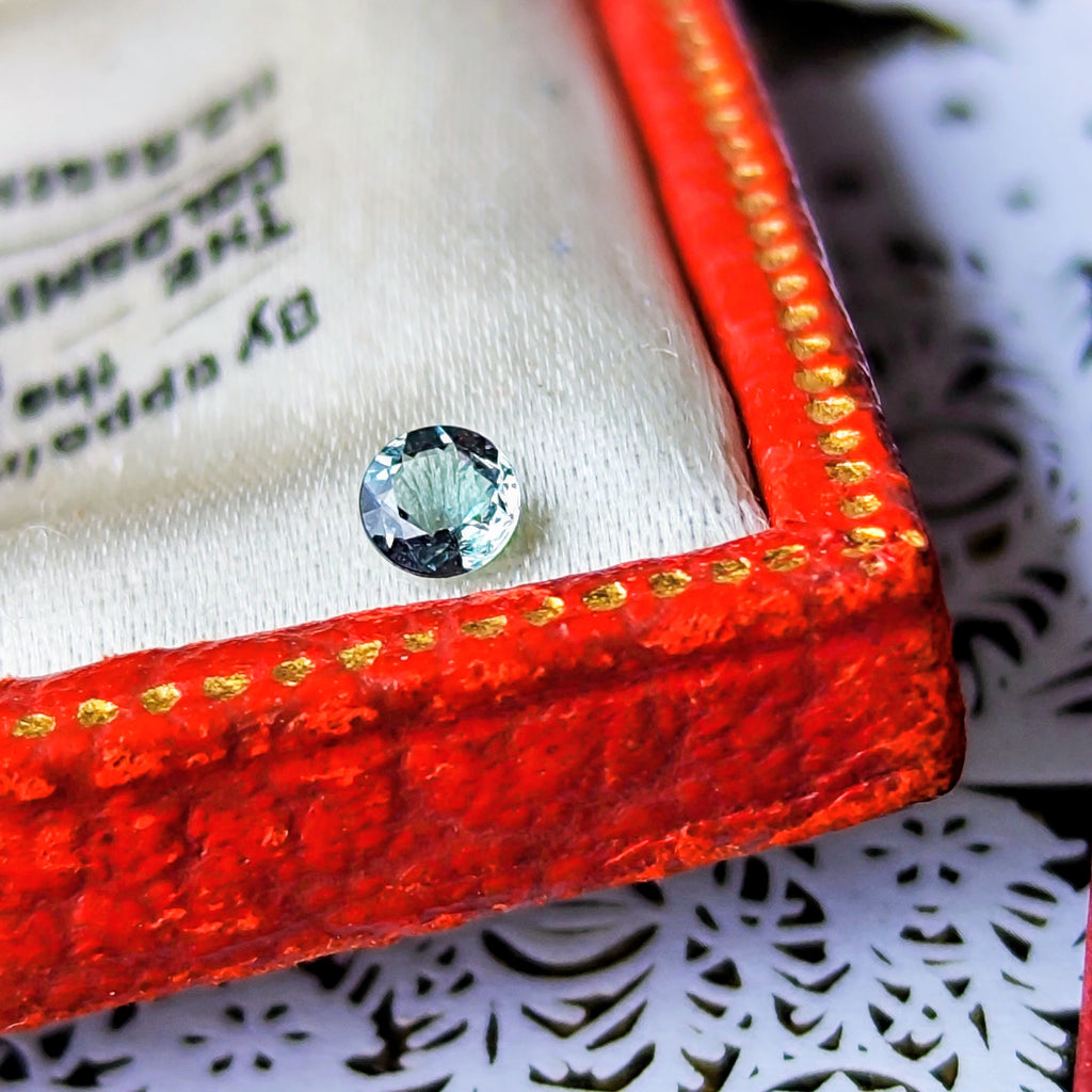 【ルース】天然アレキサンドライト 0.127ct ローズカット ブラジル産