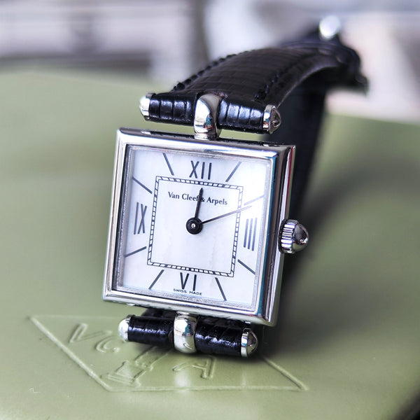 Van Cleef & Arpels ヴァンクリーフ&アーペル クラシックカレ クォーツ