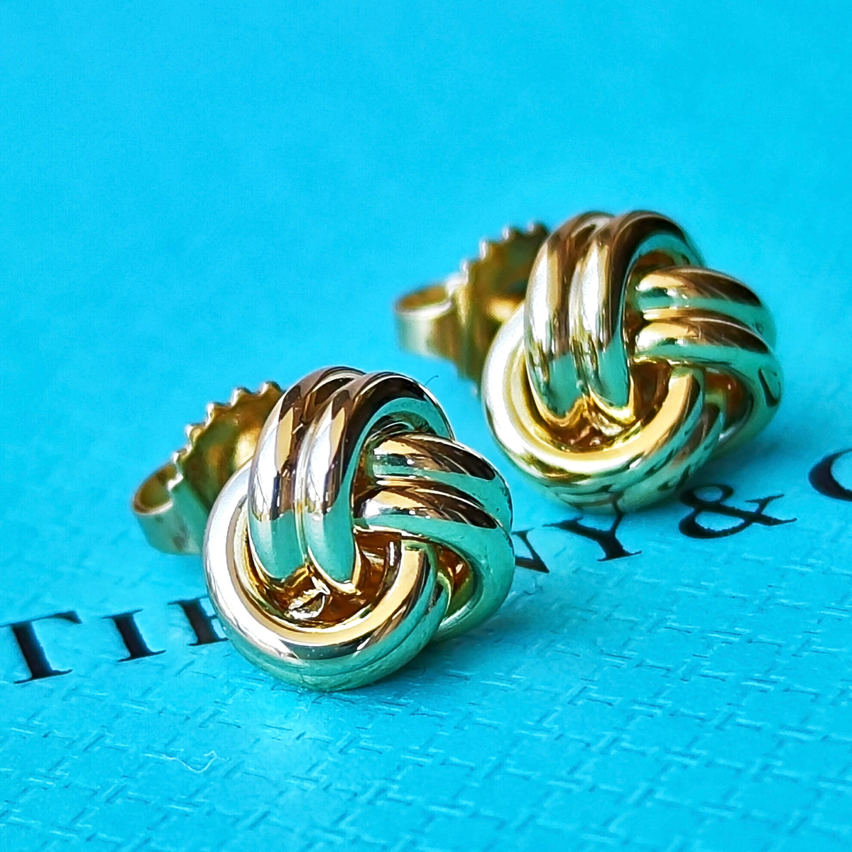 TIFFANY &Co ティファニー ノットシグネチャー ピアス 18金YG