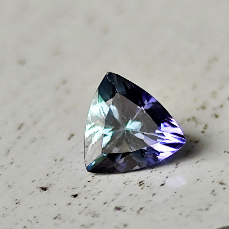 【ルース】天然ゾイサイト パーティカラー 0.80ct