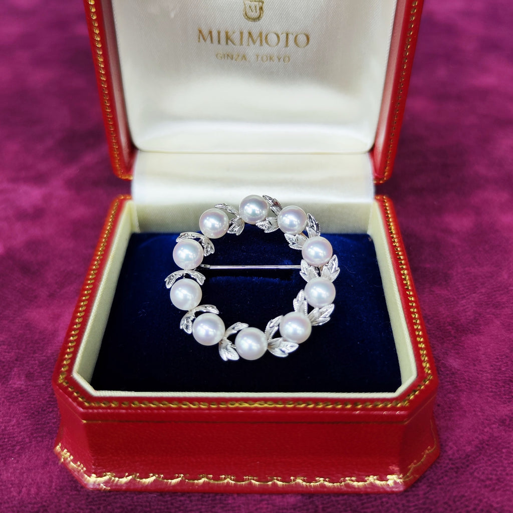 MIKIMOTO ミキモトあこや真珠 月桂樹リースモチーフ ブローチ 18金WG