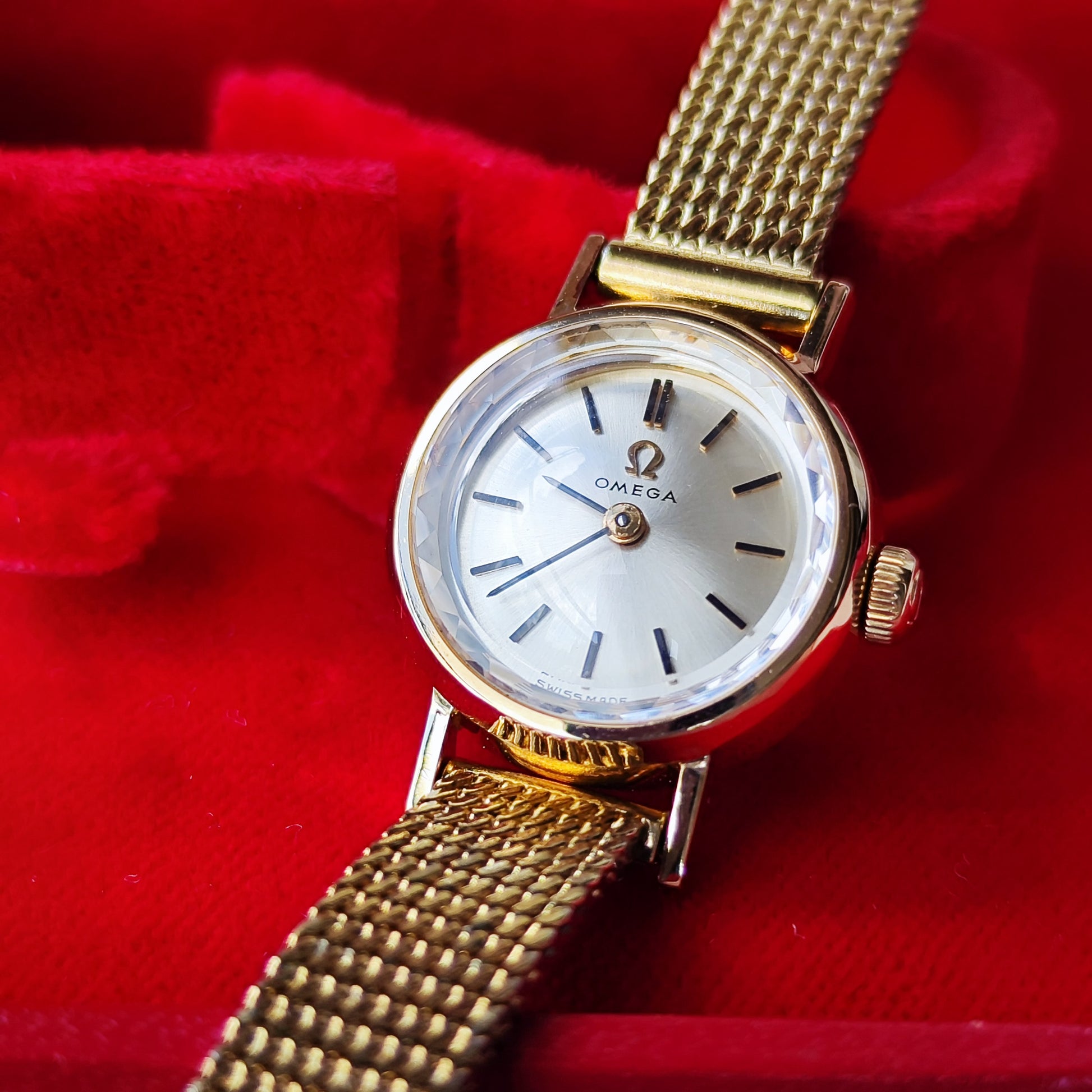【OH済み 18金無垢】OMEGA オメガGeneve ジュネーヴ Sapphette 手巻き腕時計