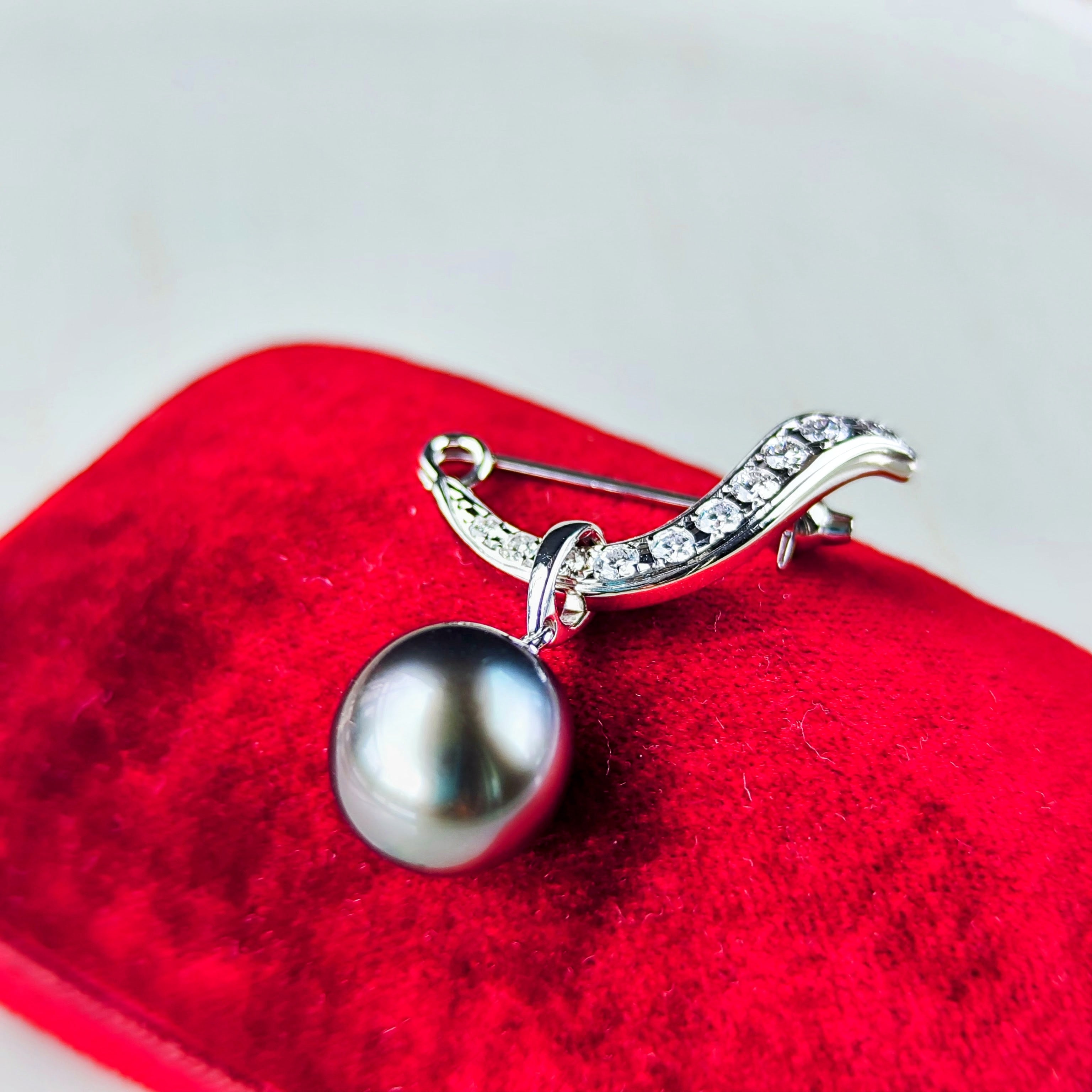 【MIKIMOTO】☆ダイヤ＋黒蝶真珠☆ ブローチ&帯留め MIKIMOTO ミキモト 黒蝶真珠 ダイヤモンド ブローチ兼ペンダントトップ