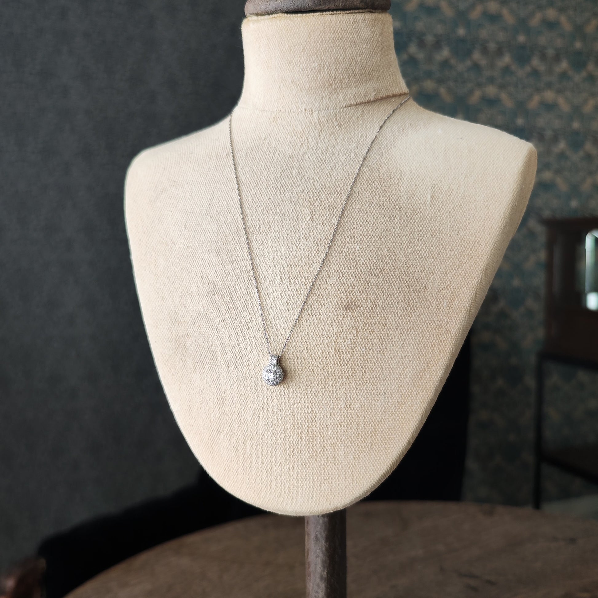 【インターナリーフローレス】天然ダイヤモンド 0.52ct プラチナネックレス